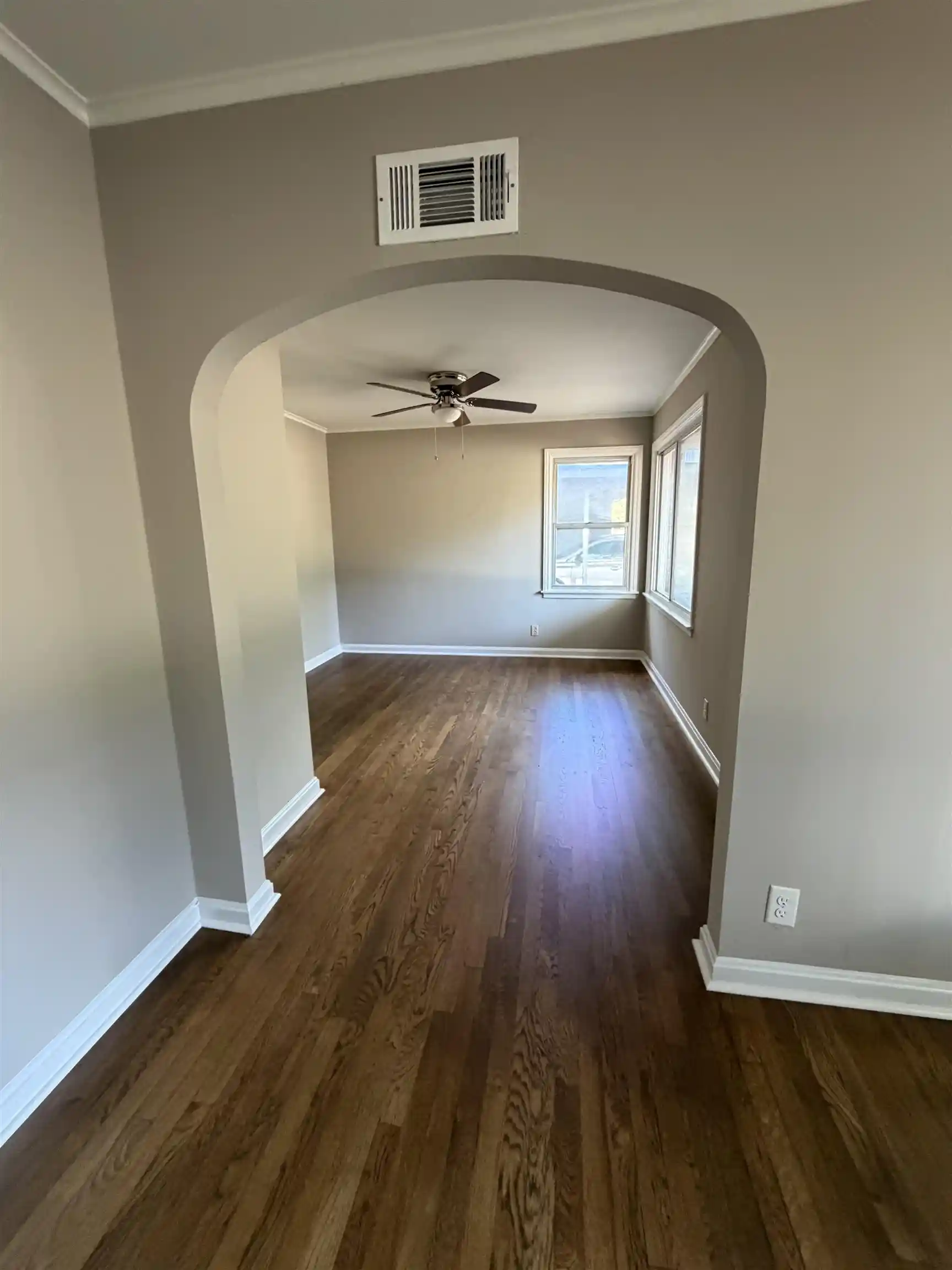 Photo 2 of Single family home for sale at 959 Colonial Rd, Memphis, TN 38117 | MLS# 10231376 | Listing updated on 2026-09-30