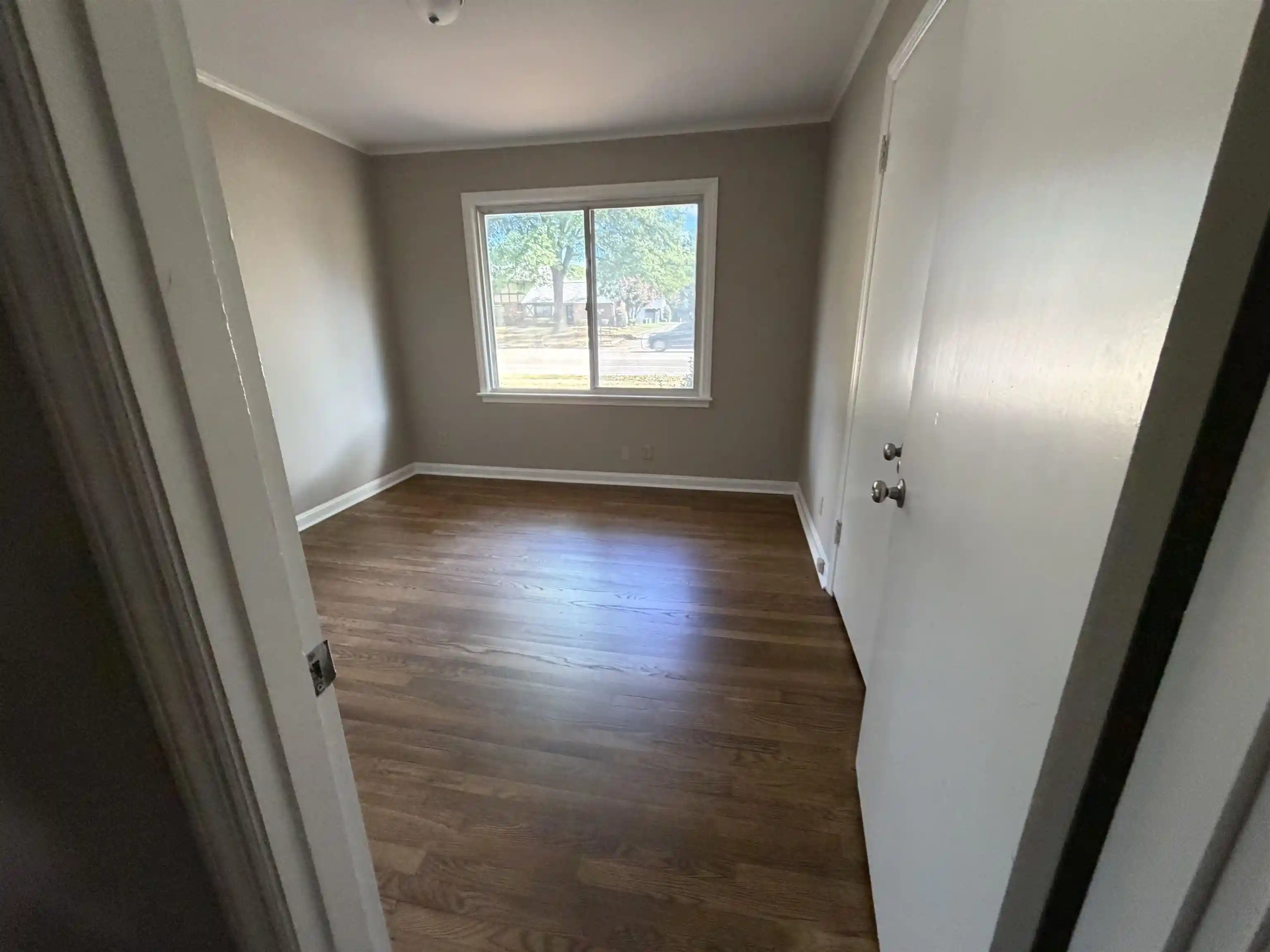 Photo 3 of Single family home for sale at 959 Colonial Rd, Memphis, TN 38117 | MLS# 10231376 | Listing updated on 2026-09-30