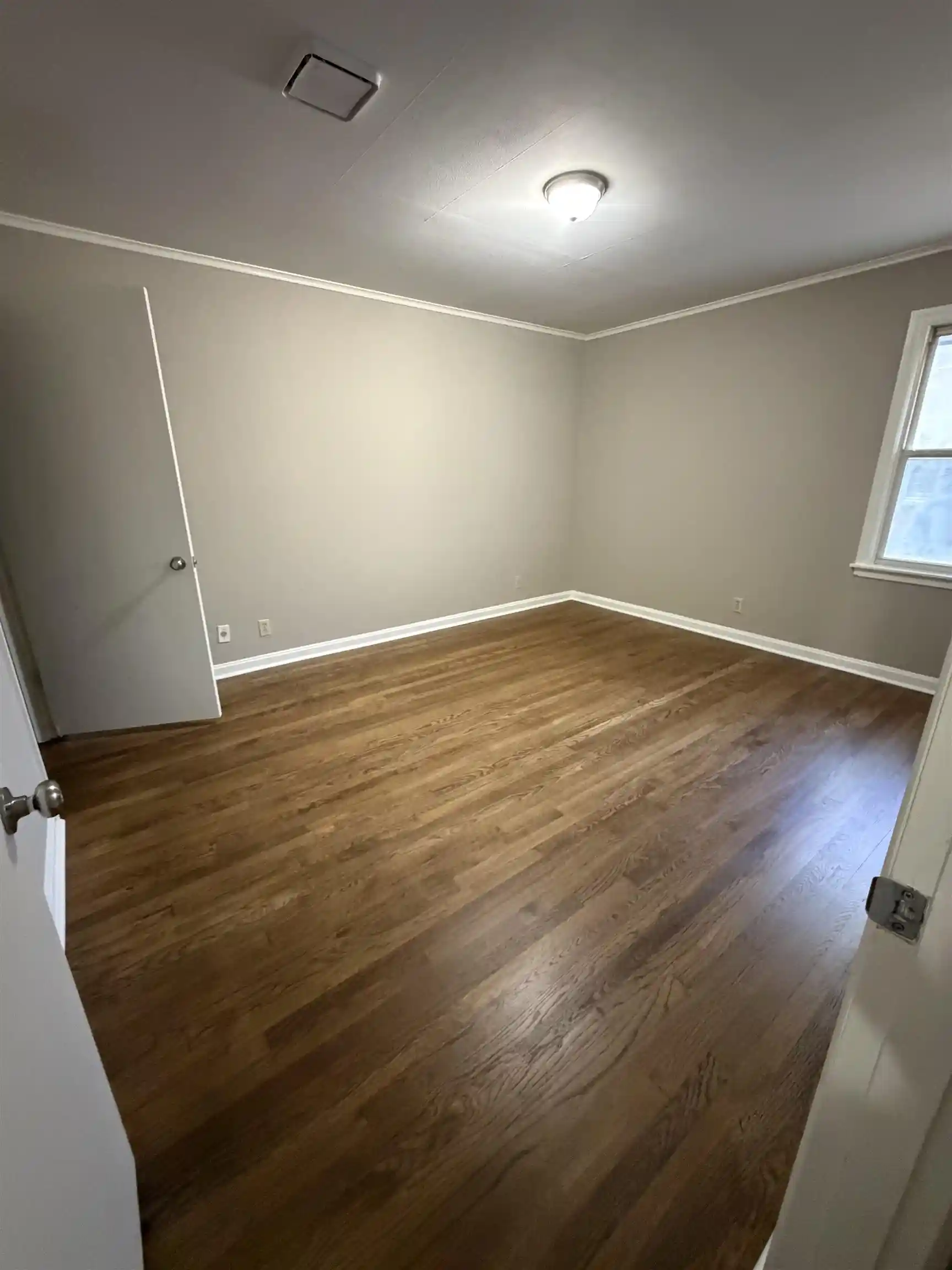 Photo 4 of Single family home for sale at 959 Colonial Rd, Memphis, TN 38117 | MLS# 10231376 | Listing updated on 2026-09-30