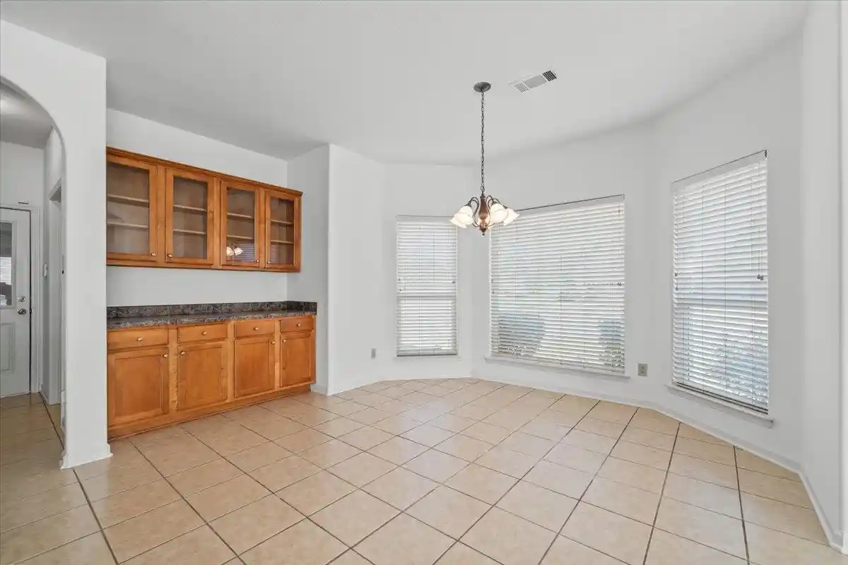 Photo 4 of Sale Pending at 4450 Guinevere Ln, Bartlett, TN 38135 | MLS# 10231404 | Listing updated on 2026-10-09