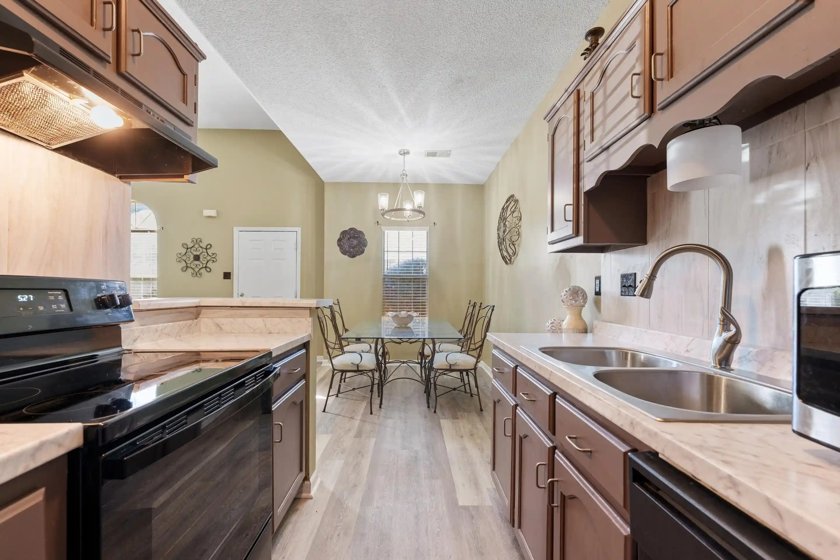 Photo 2 of Townhouse for sale at 6702 Whitten Pine Dr, Memphis, TN 38134 | MLS# 10231407 | Listing updated on 2026-10-06
