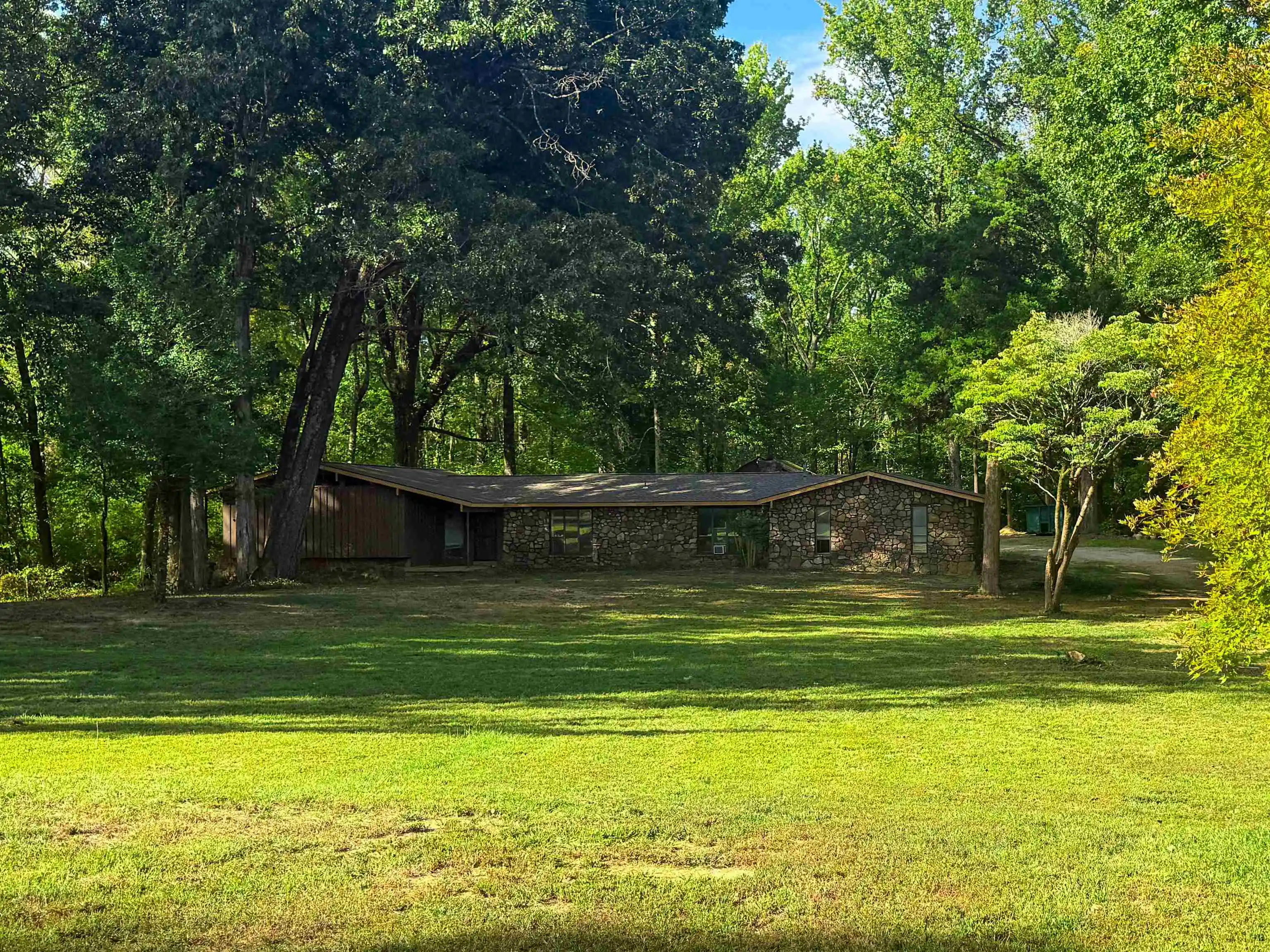 Photo 1 of Single family home for sale at 725 Chaser Dr, Millington, TN 38053 | MLS# 10231415 | Listing updated on 2026-10-09