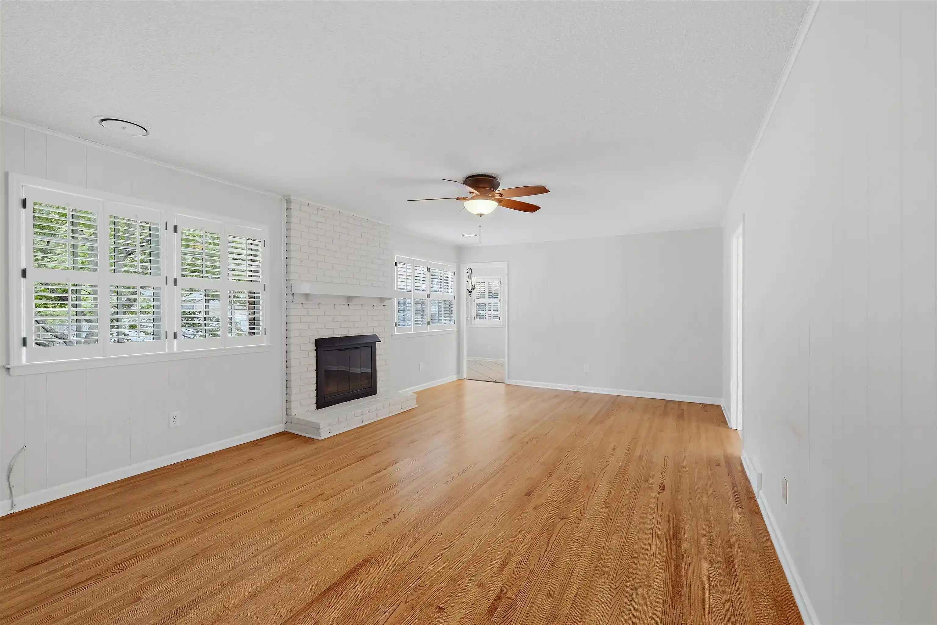 Photo 2 of Single family home for sale at 1635 Poplar Ests Pky, Germantown, TN 38138 | MLS# 10231442 | Listing updated on 2026-10-06