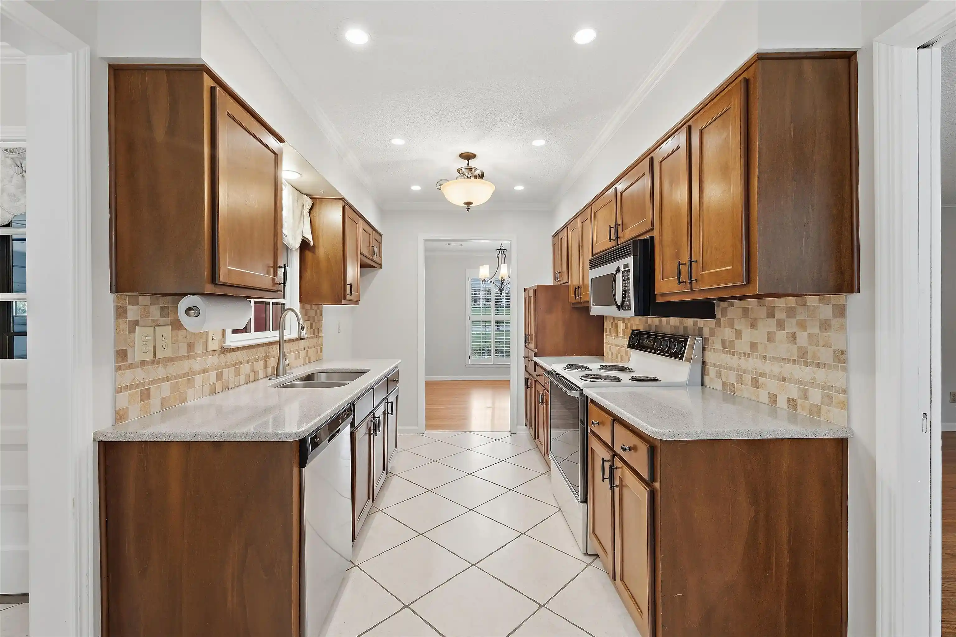 Photo 3 of Single family home for sale at 1635 Poplar Ests Pky, Germantown, TN 38138 | MLS# 10231442 | Listing updated on 2026-10-06
