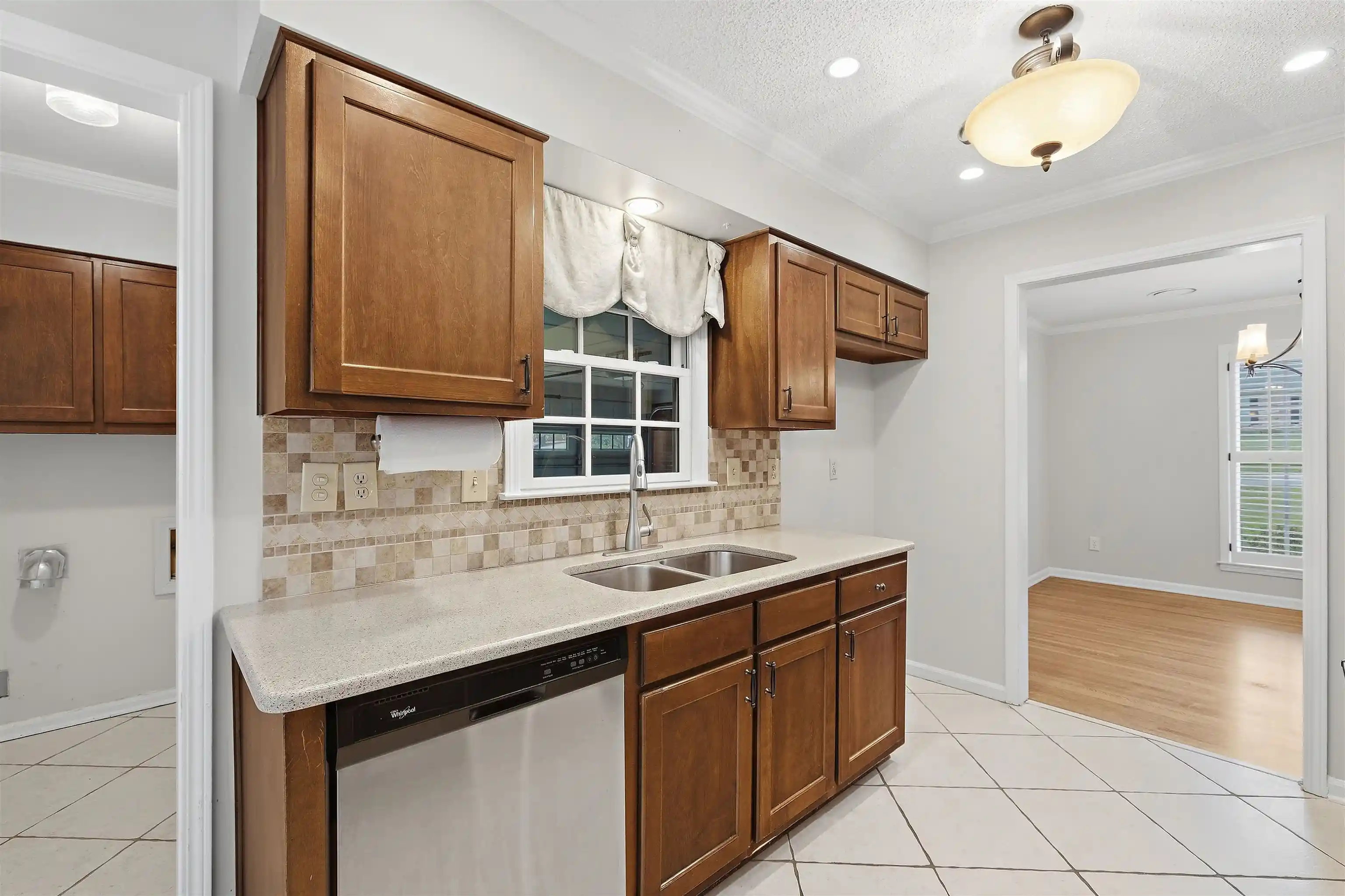 Photo 4 of Single family home for sale at 1635 Poplar Ests Pky, Germantown, TN 38138 | MLS# 10231442 | Listing updated on 2026-10-06