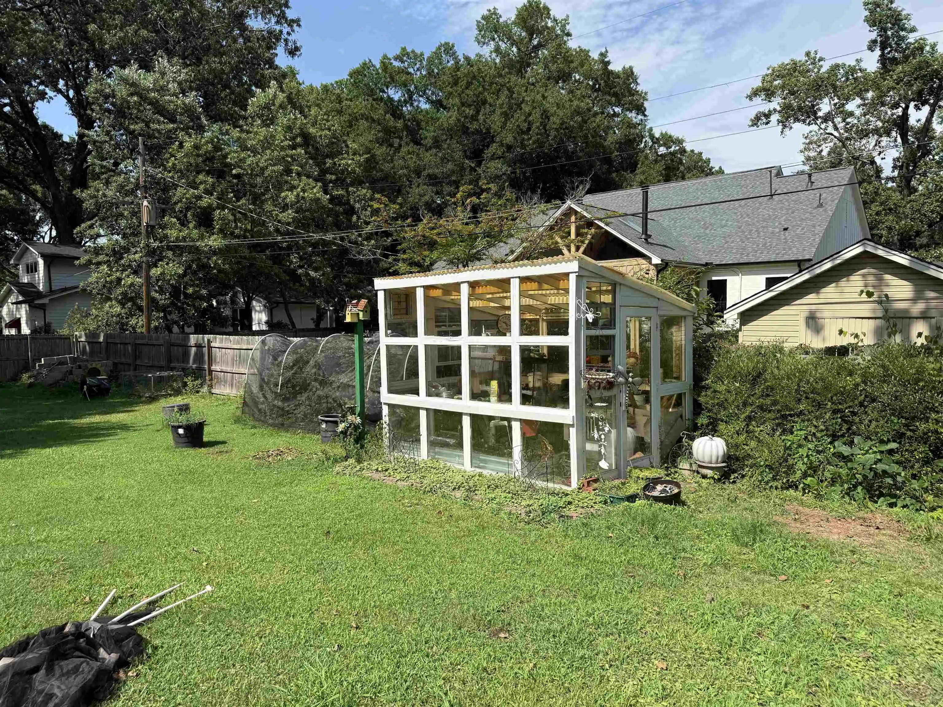 Photo 3 of Single family home for sale at 130 N Graham St, Memphis, TN 38117 | MLS# 10231444 | Listing updated on 2026-10-08