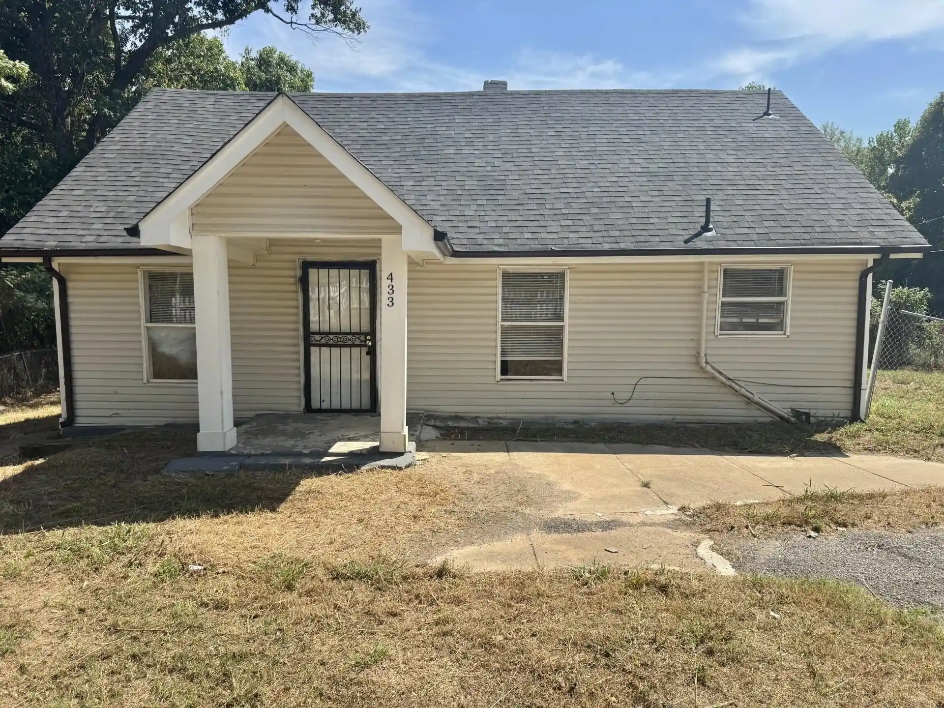 Photo 1 of Single family home for sale at 433 Blanche Rd, Memphis, TN 38109 | MLS# 10231445 | Listing updated on 2026-09-30