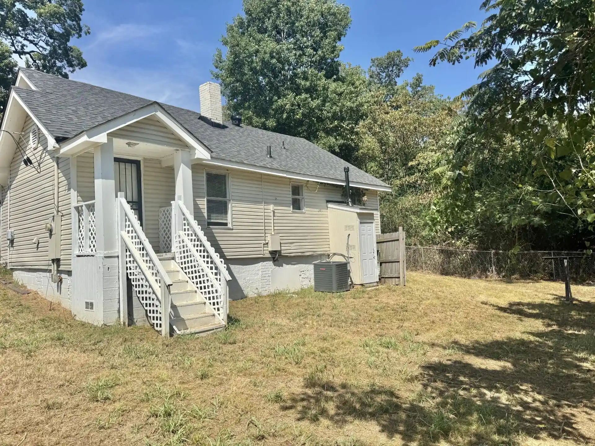 Photo 2 of Single family home for sale at 433 Blanche Rd, Memphis, TN 38109 | MLS# 10231445 | Listing updated on 2026-09-30