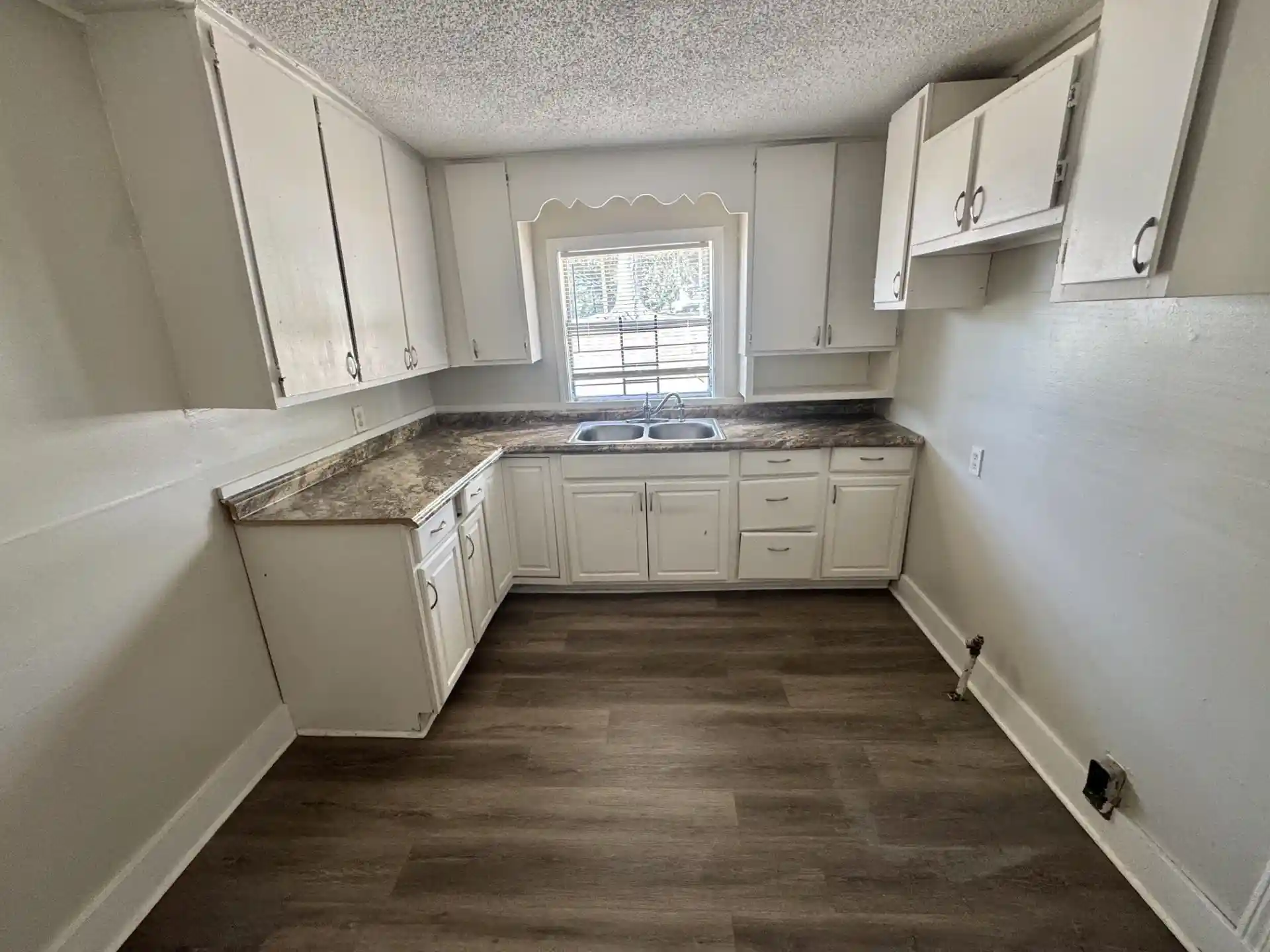 Photo 3 of Single family home for sale at 433 Blanche Rd, Memphis, TN 38109 | MLS# 10231445 | Listing updated on 2026-09-30