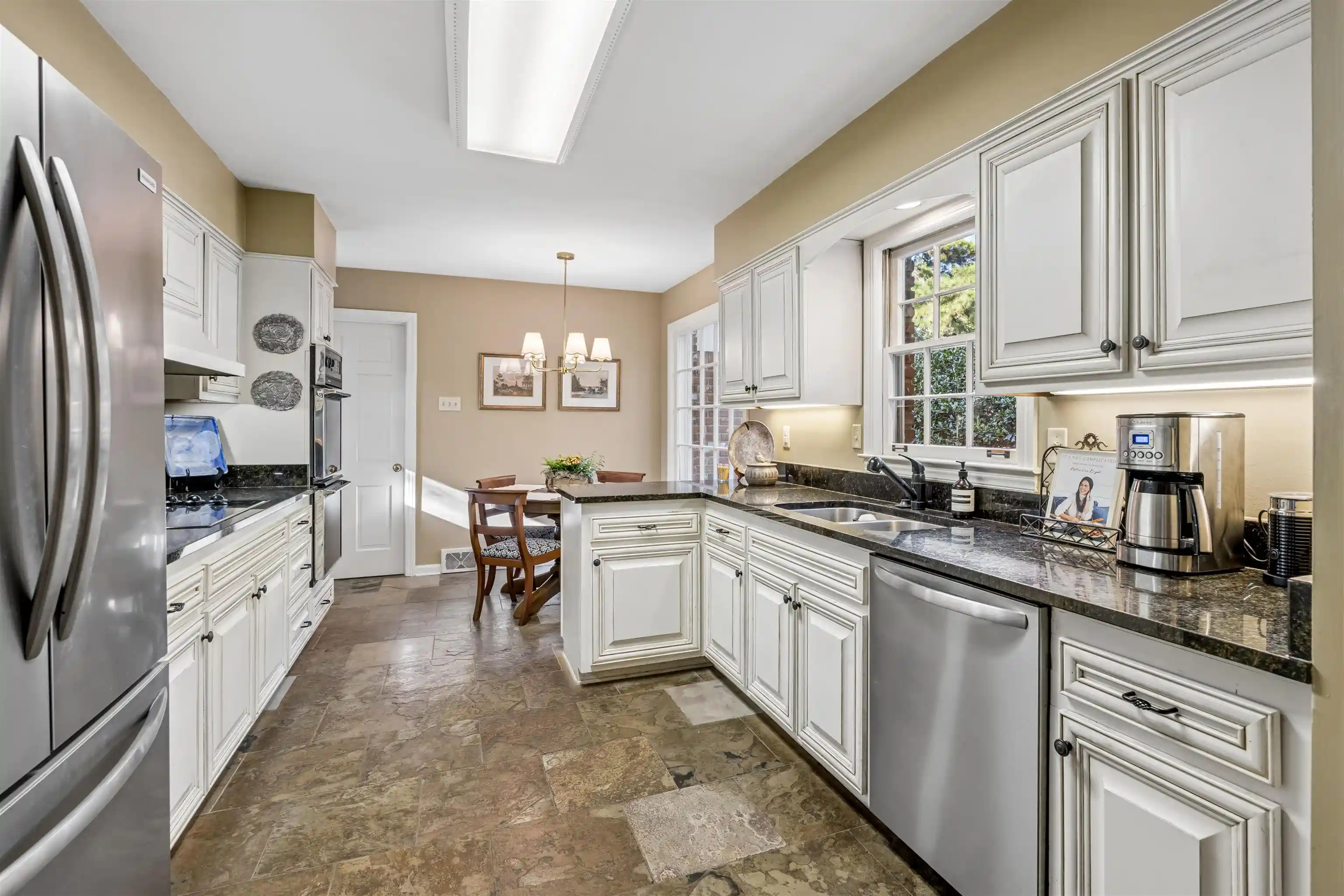 Photo 3 of Sale Pending at 5924 Brierfield Ave, Memphis, TN 38120 | MLS# 10231448 | Listing updated on 2026-10-09