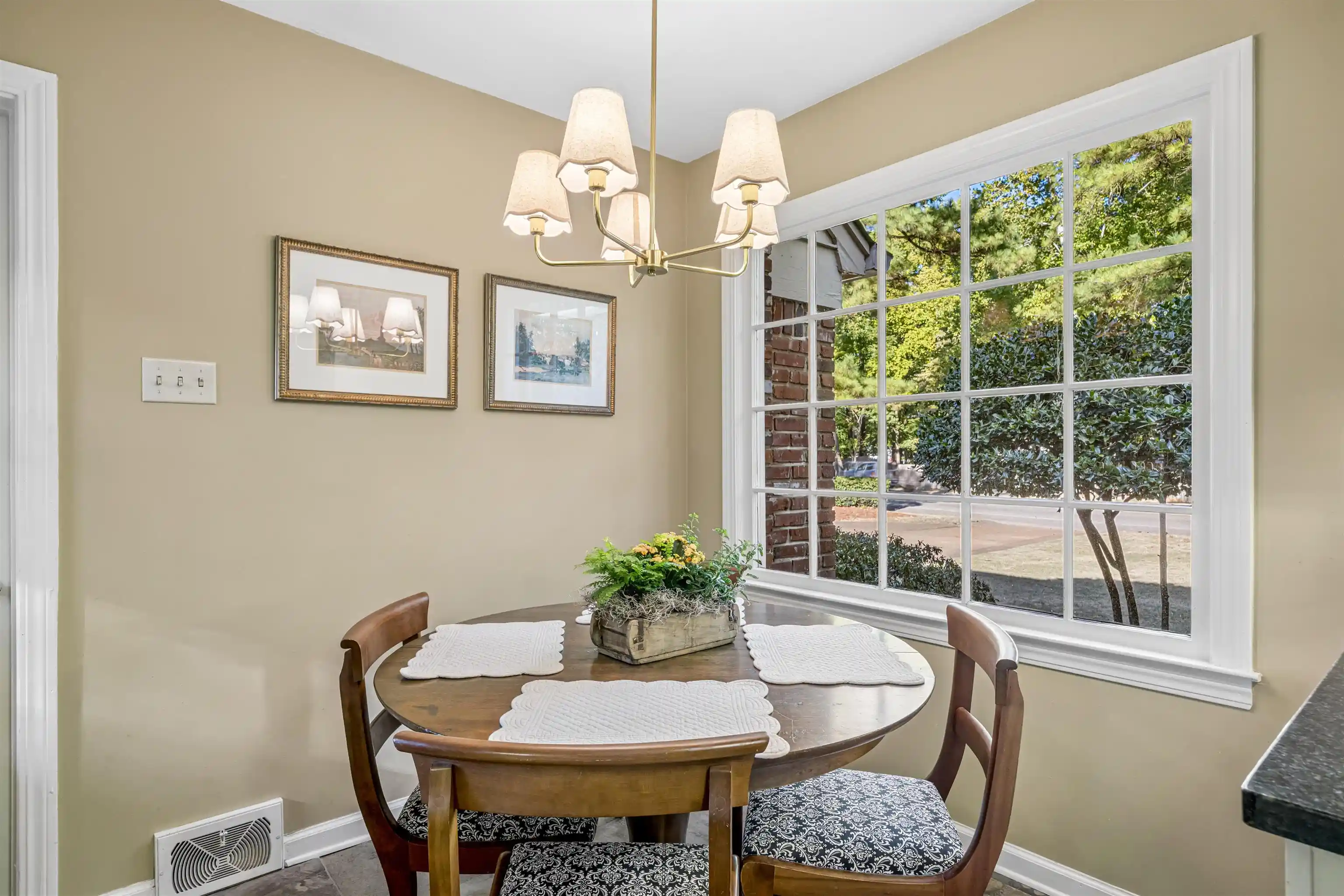 Photo 4 of Sale Pending at 5924 Brierfield Ave, Memphis, TN 38120 | MLS# 10231448 | Listing updated on 2026-10-09