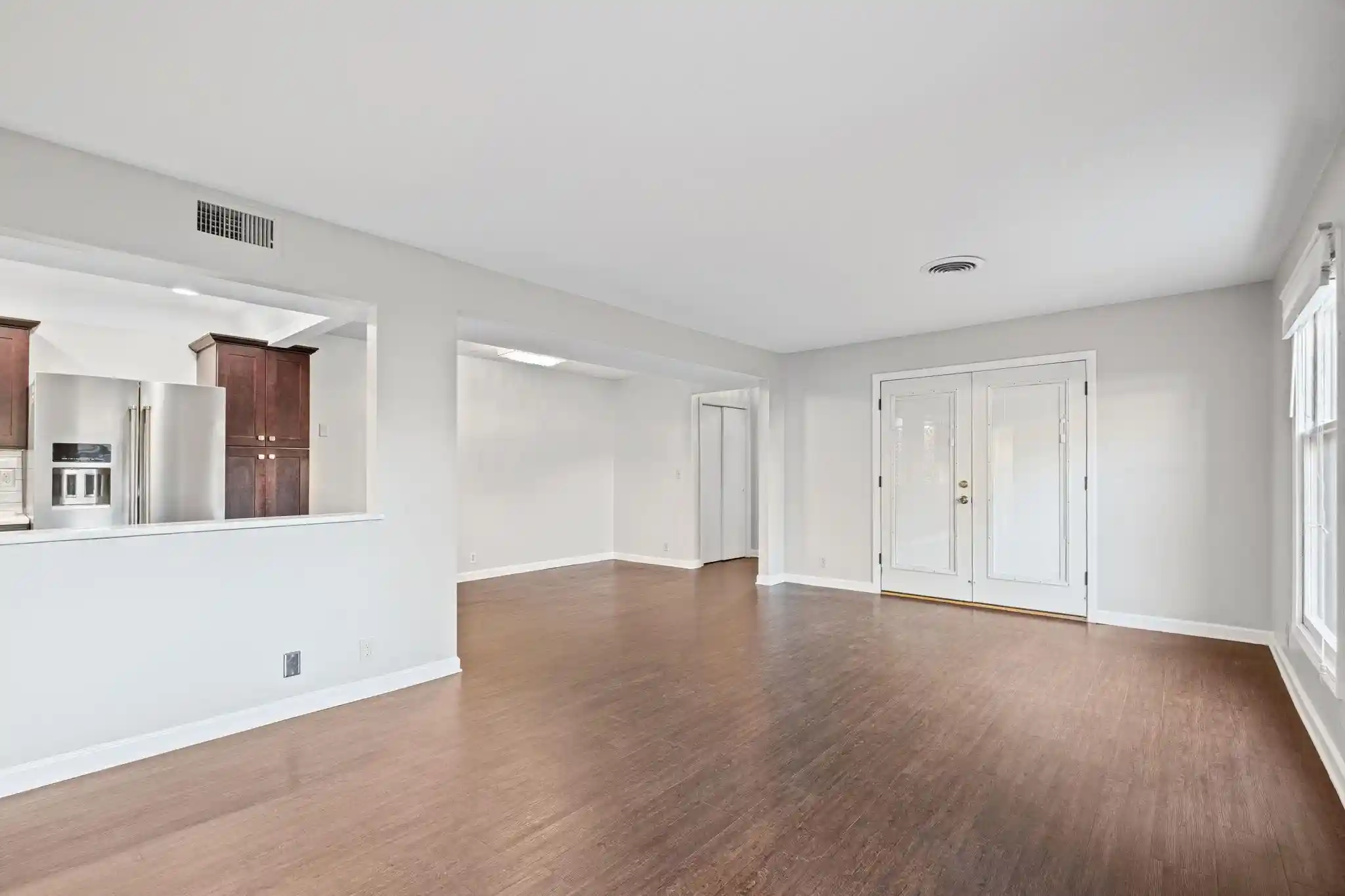 Listing Photo 2 - Condo for sale in building located at 1186 Chamberlain Dr, Memphis, TN 38119 - Unit #1