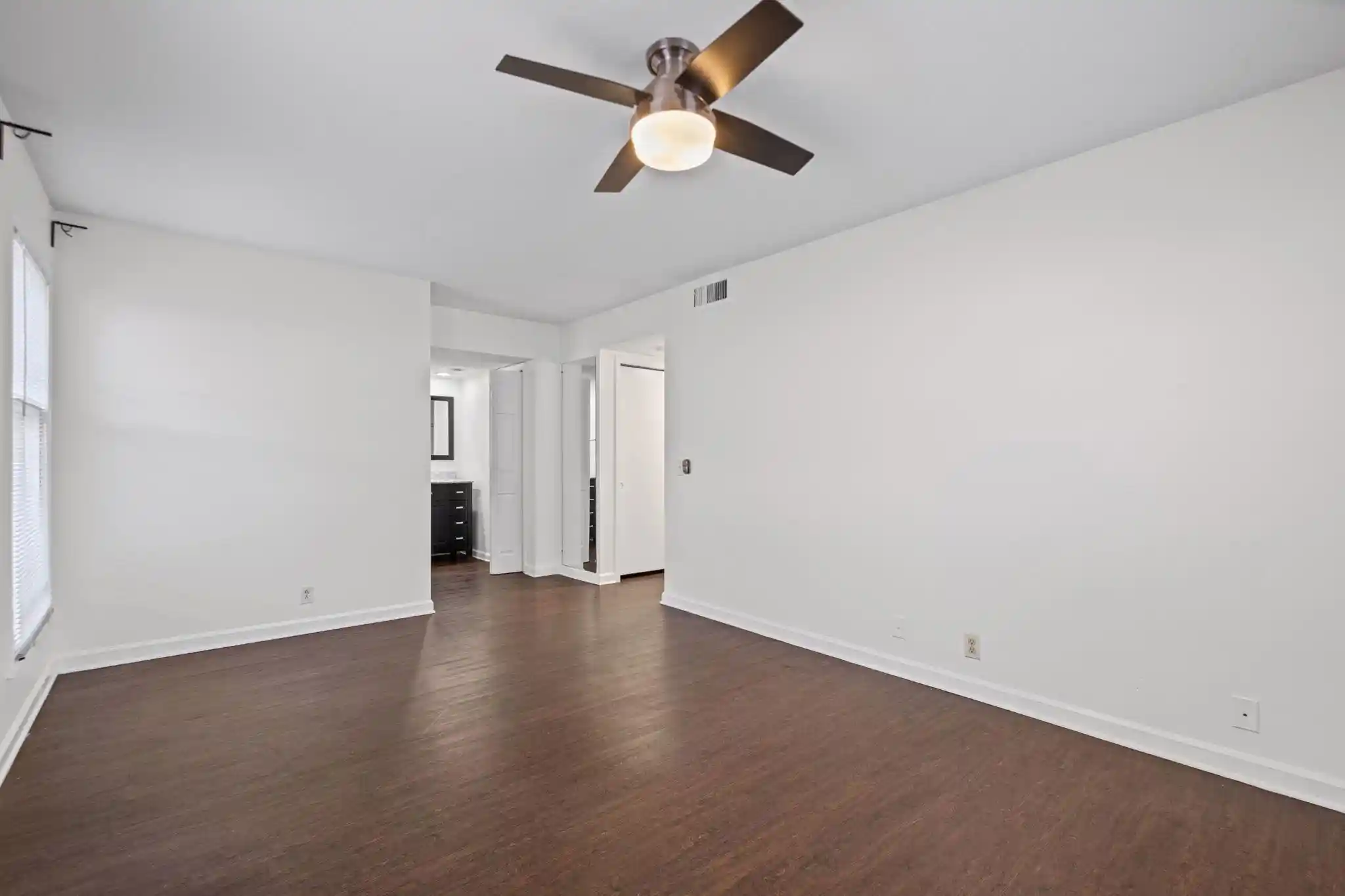 Listing Photo 5 - Condo for sale in building located at 1186 Chamberlain Dr, Memphis, TN 38119 - Unit #1