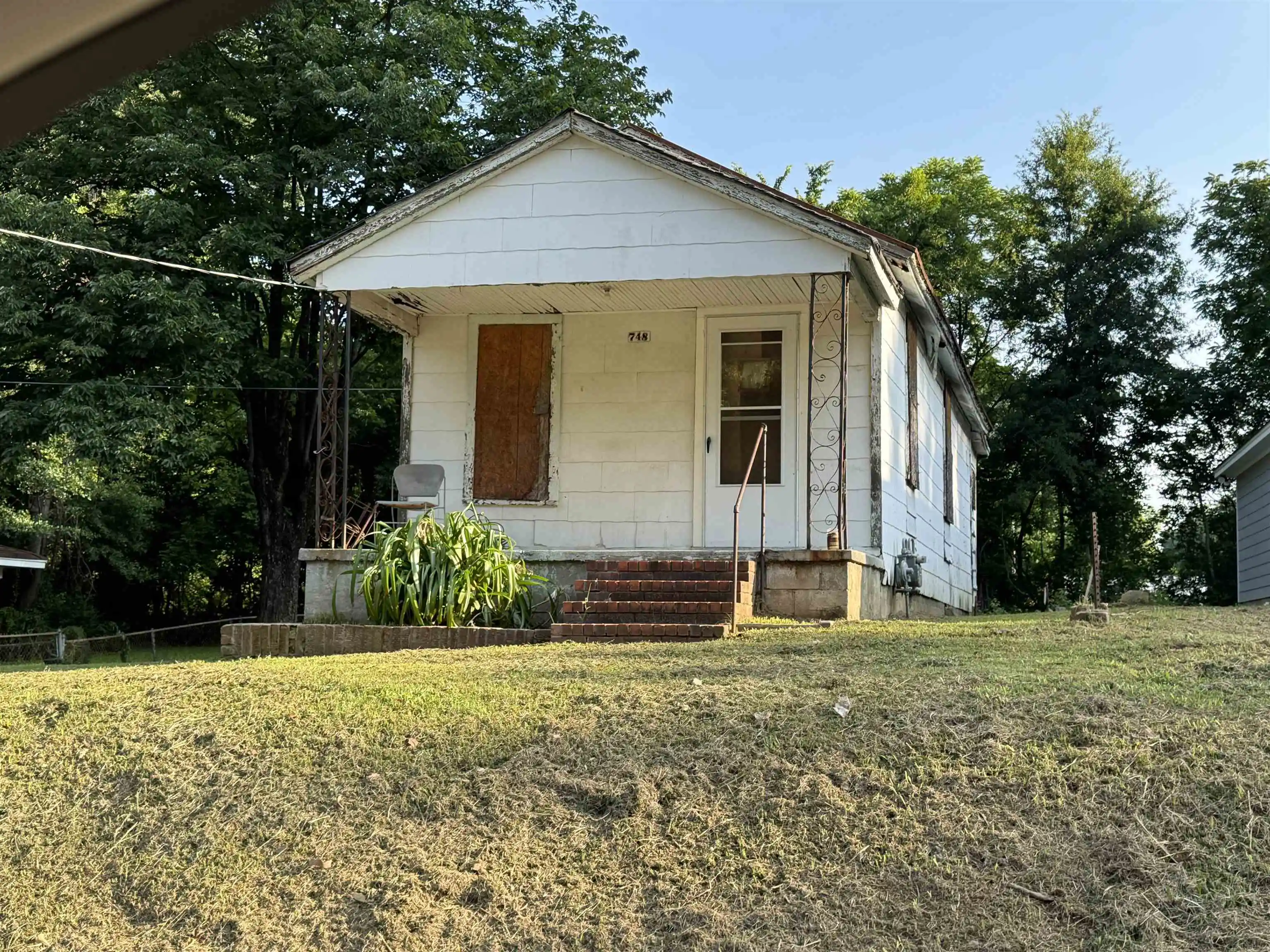 Photo 1 of Single family home for sale at 748 King Rd, Memphis, TN 38109 | MLS# 10231507 | Listing updated on 2026-10-01