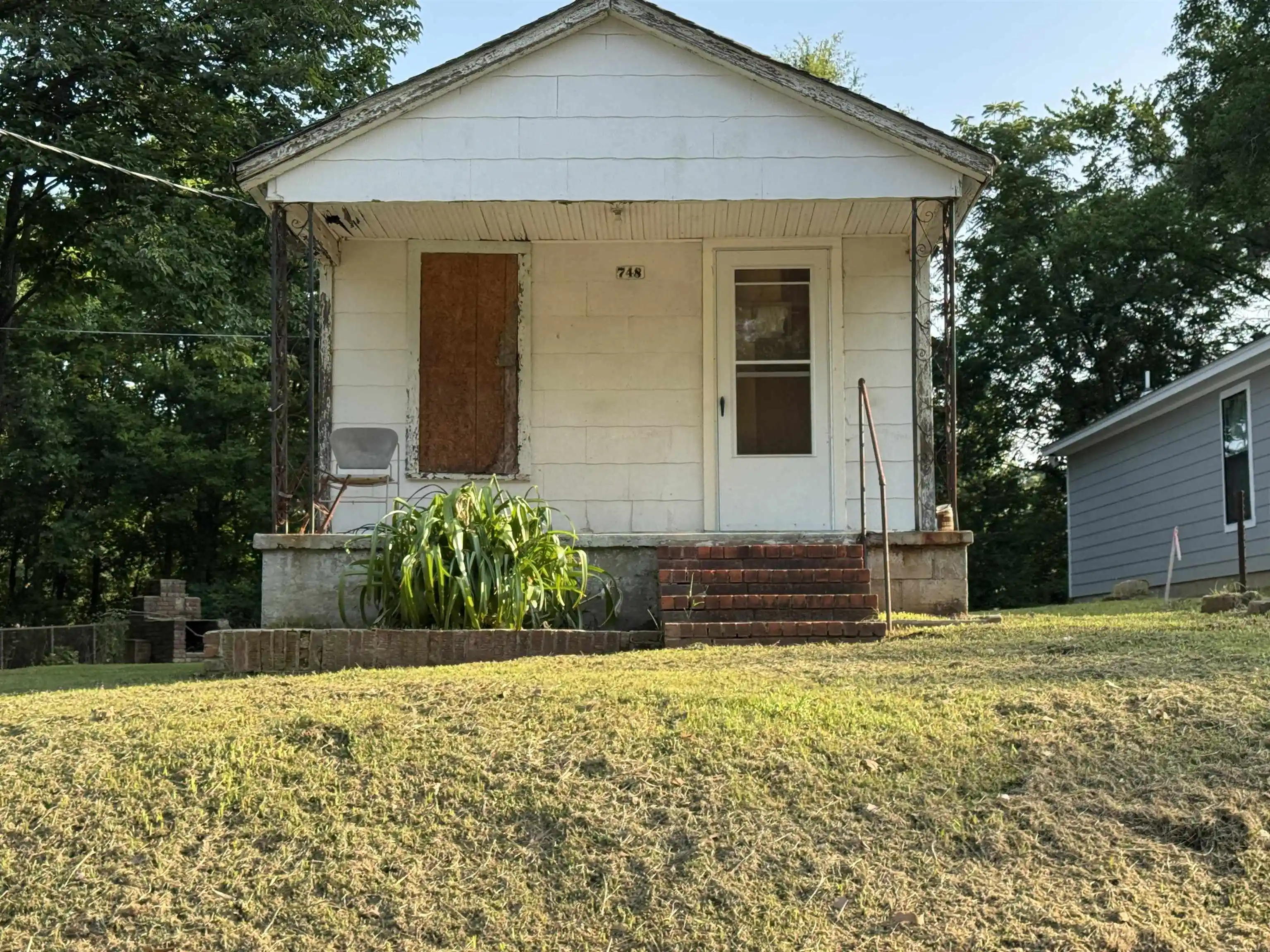 Photo 3 of Single family home for sale at 748 King Rd, Memphis, TN 38109 | MLS# 10231507 | Listing updated on 2026-10-01