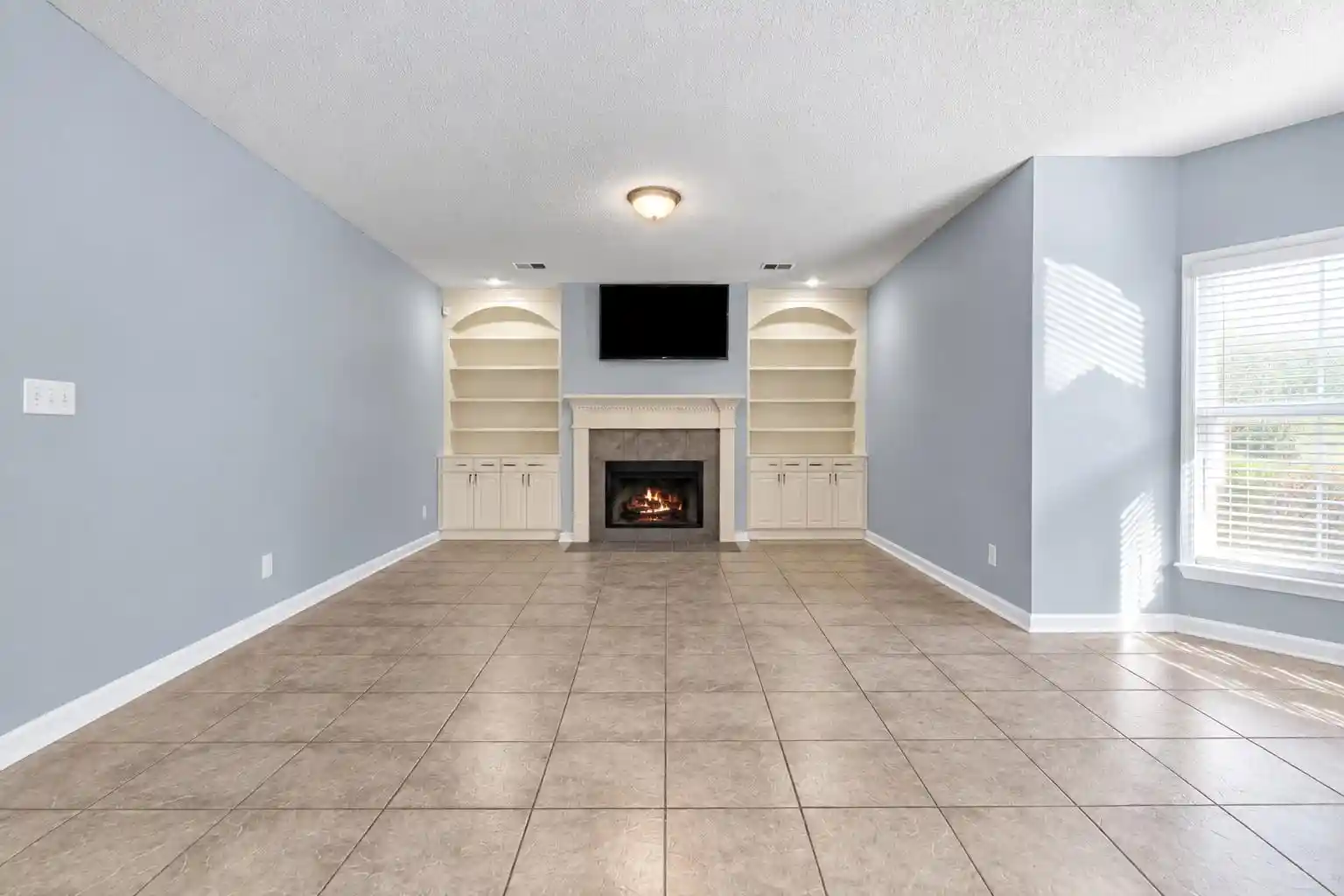 Photo 3 of Single family home for sale at 4852 Shira Dr, Bartlett, TN 38002 | MLS# 10231529 | Listing updated on 2026-10-01
