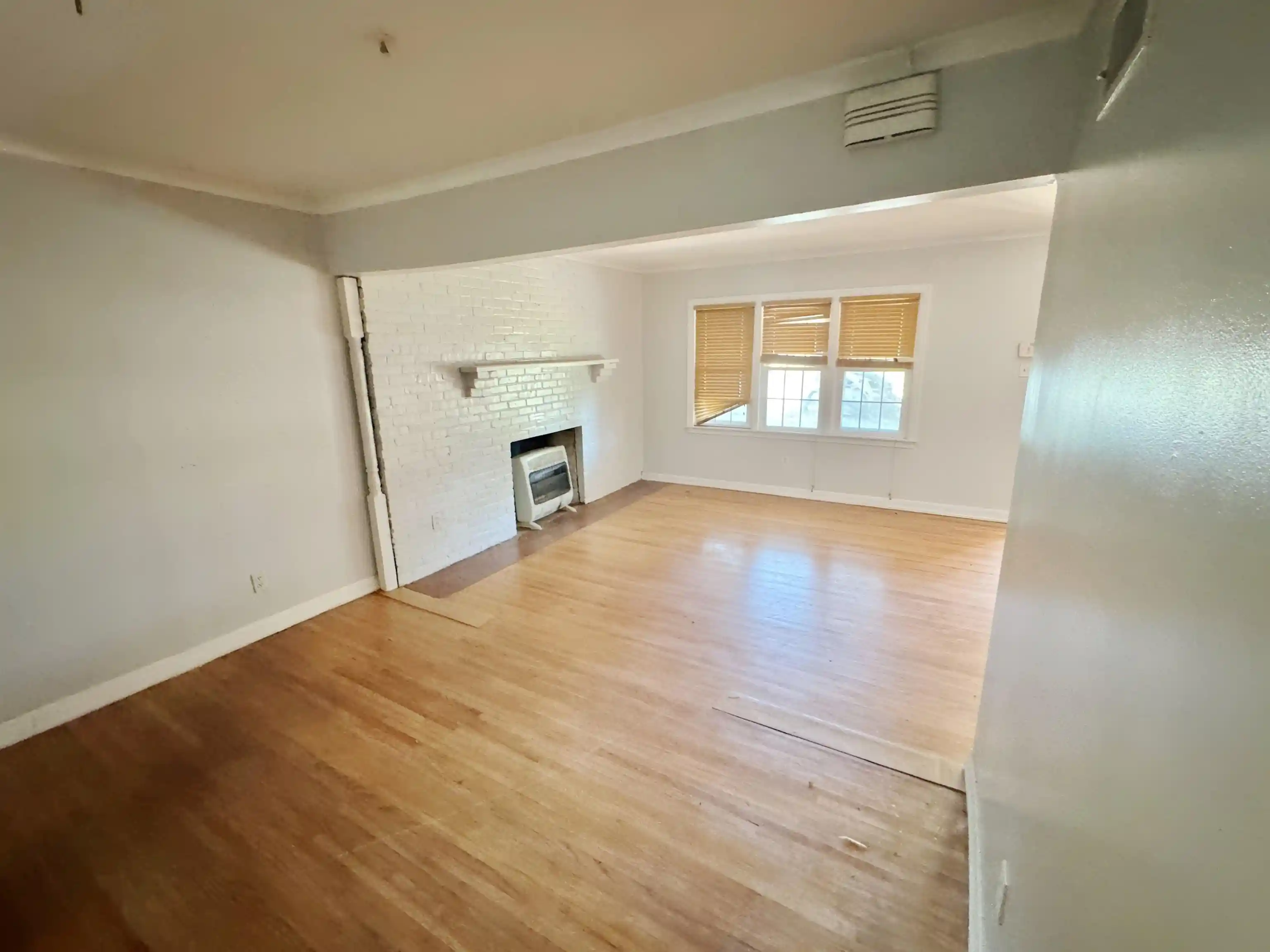 Photo 3 of Single family home for sale at 2823 Signal St, Memphis, TN 38127 | MLS# 10231536 | Listing updated on 2026-10-05