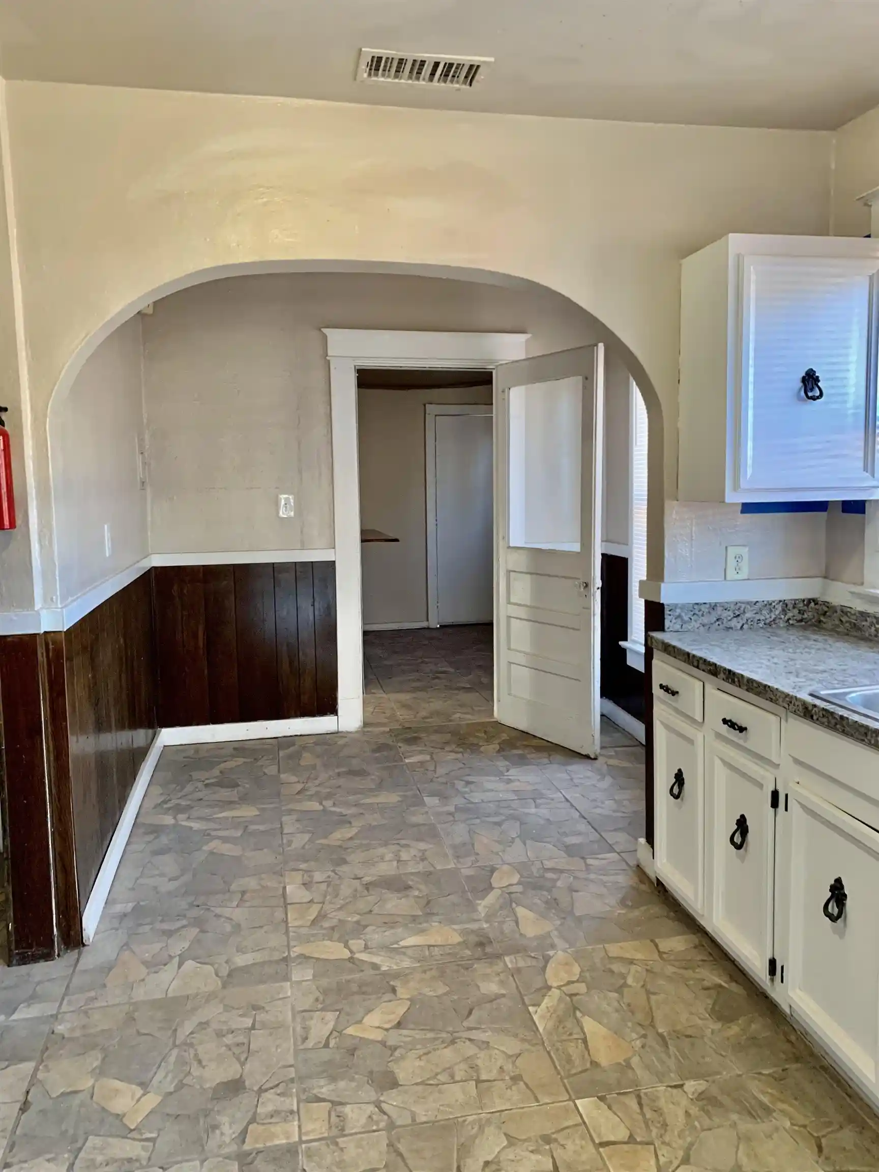 Photo 4 of Single family home for sale at 1616 Kendale Ave, Memphis, TN 38106 | MLS# 10231560 | Listing updated on 2026-10-02