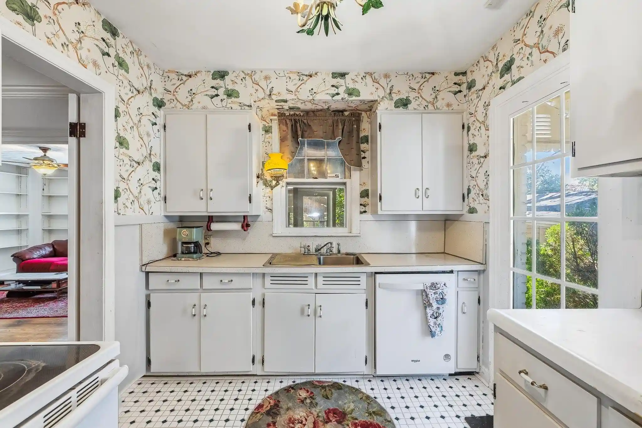 Photo 2 of Single family home for sale at 3661 Charleswood Ave, Memphis, TN 38122 | MLS# 10231562 | Listing updated on 2026-10-01