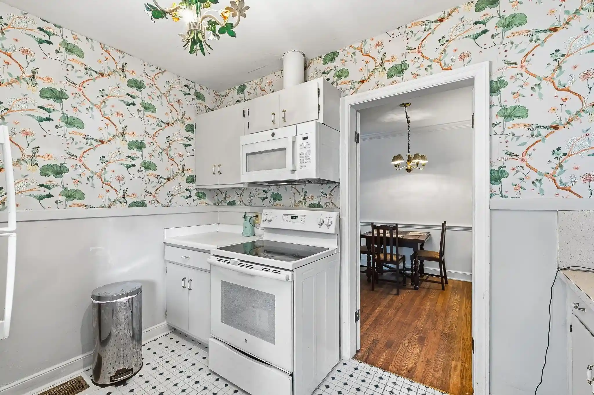 Photo 3 of Single family home for sale at 3661 Charleswood Ave, Memphis, TN 38122 | MLS# 10231562 | Listing updated on 2026-10-01