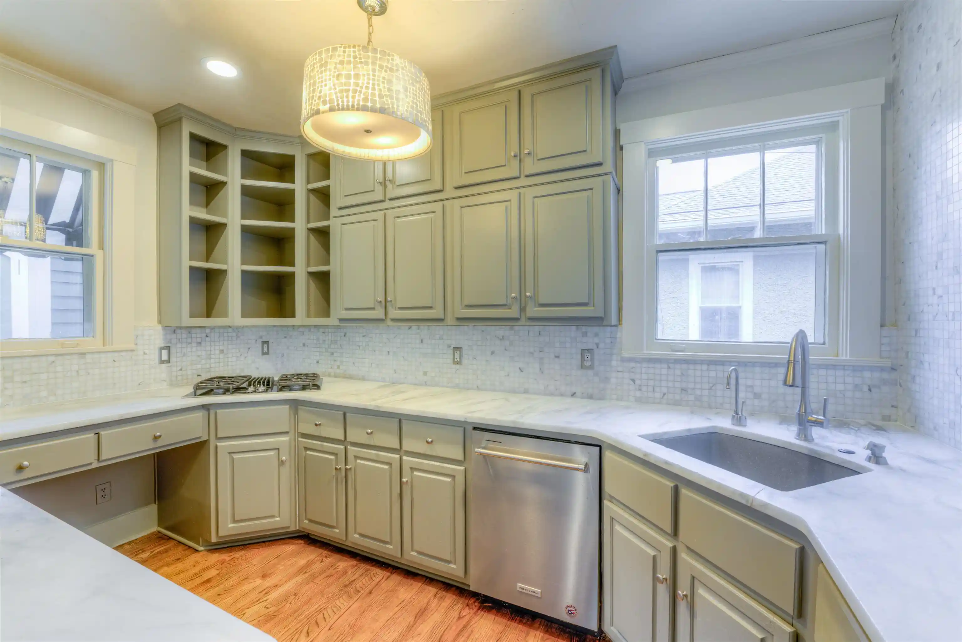 Photo 3 of Single family home for sale at 671 S Barksdale St, Memphis, TN 38104 | MLS# 10231591 | Listing updated on 2026-10-02