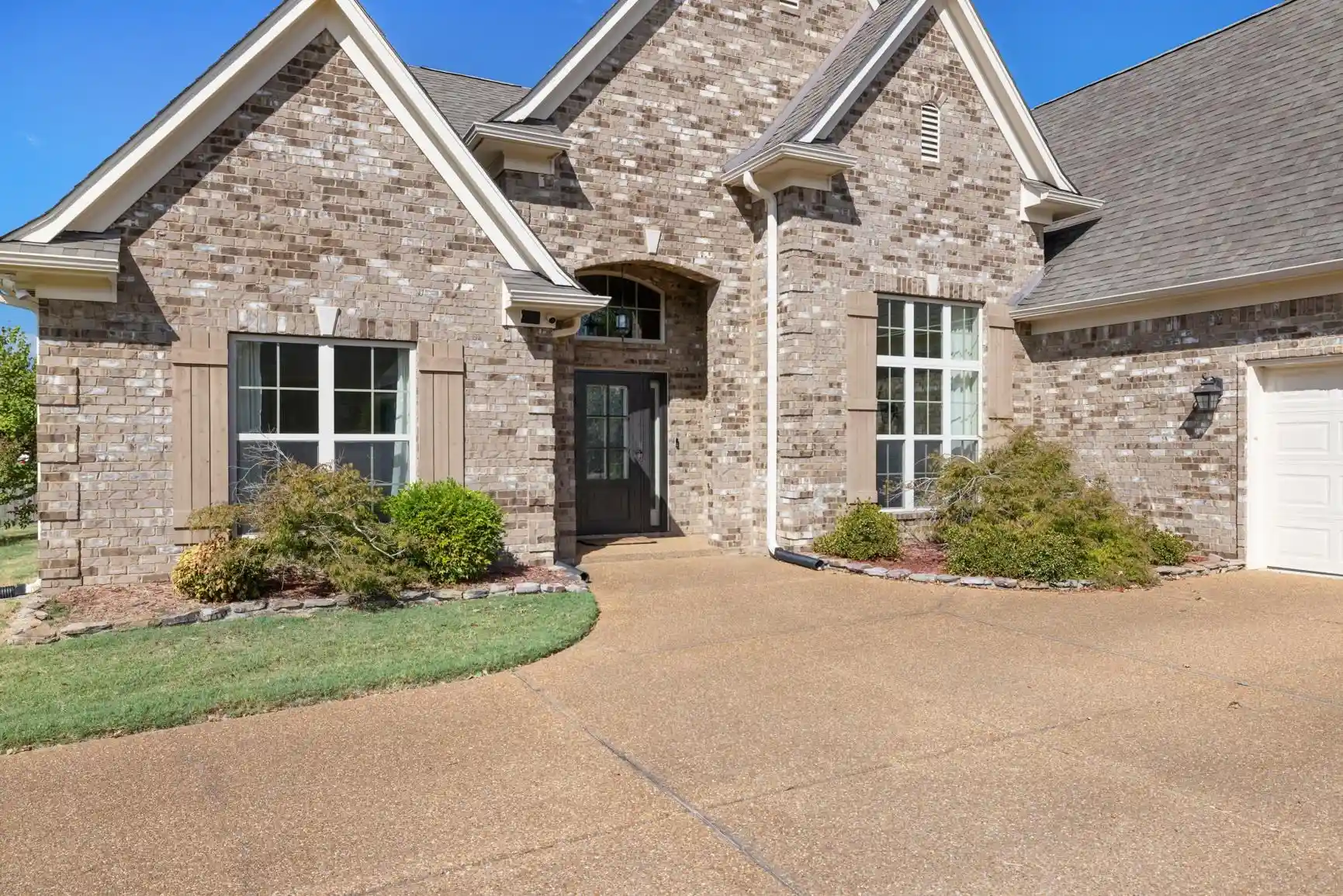 Photo 1 of Single family home for sale at 110 James Xing Dr, Oakland, TN 38060 | MLS# 10231598 | Listing updated on 2026-10-07