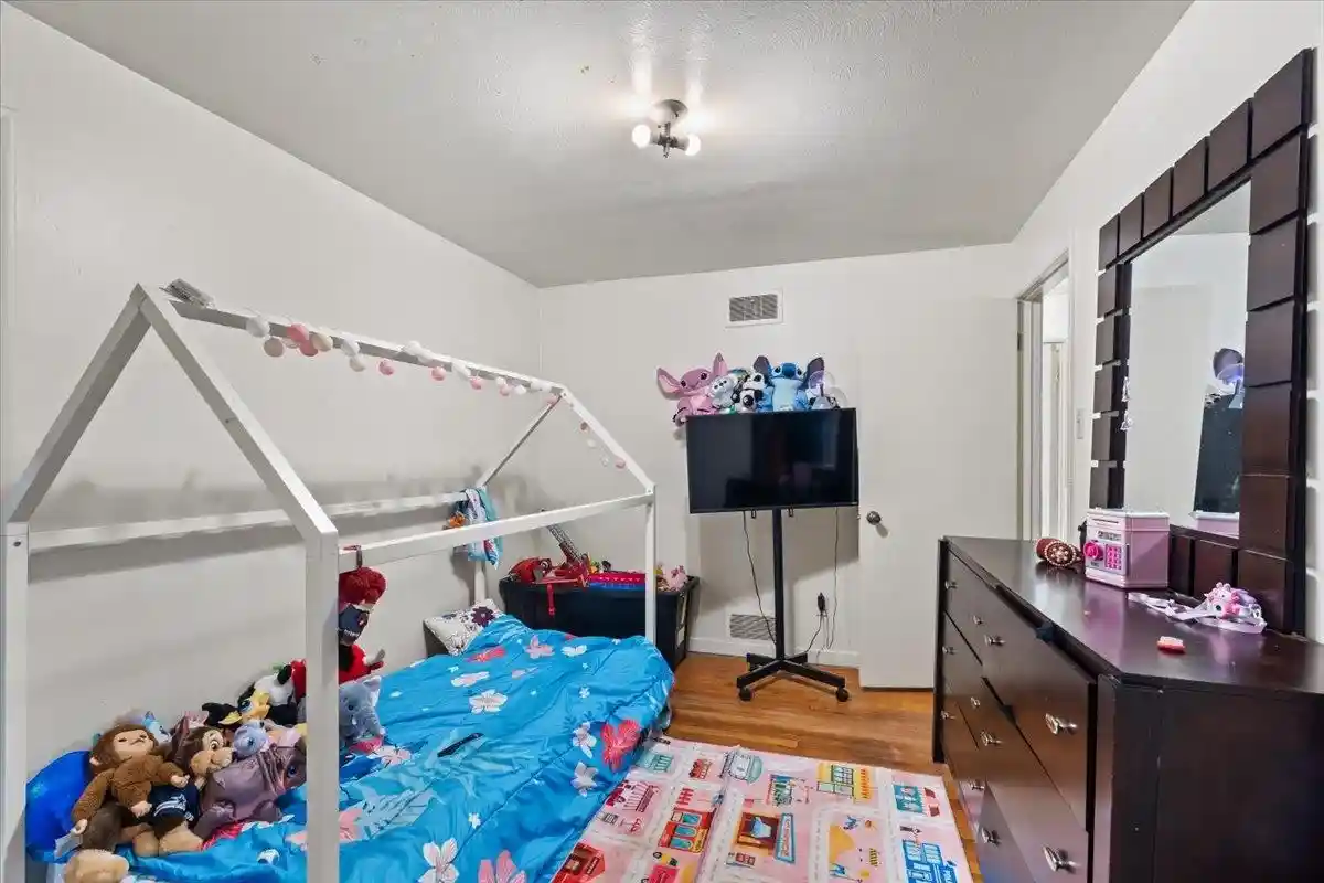 Photo 2 of Single family home for sale at 1250 S White Sta Rd, Memphis, TN 38117 | MLS# 10231605 | Listing updated on 2026-10-03