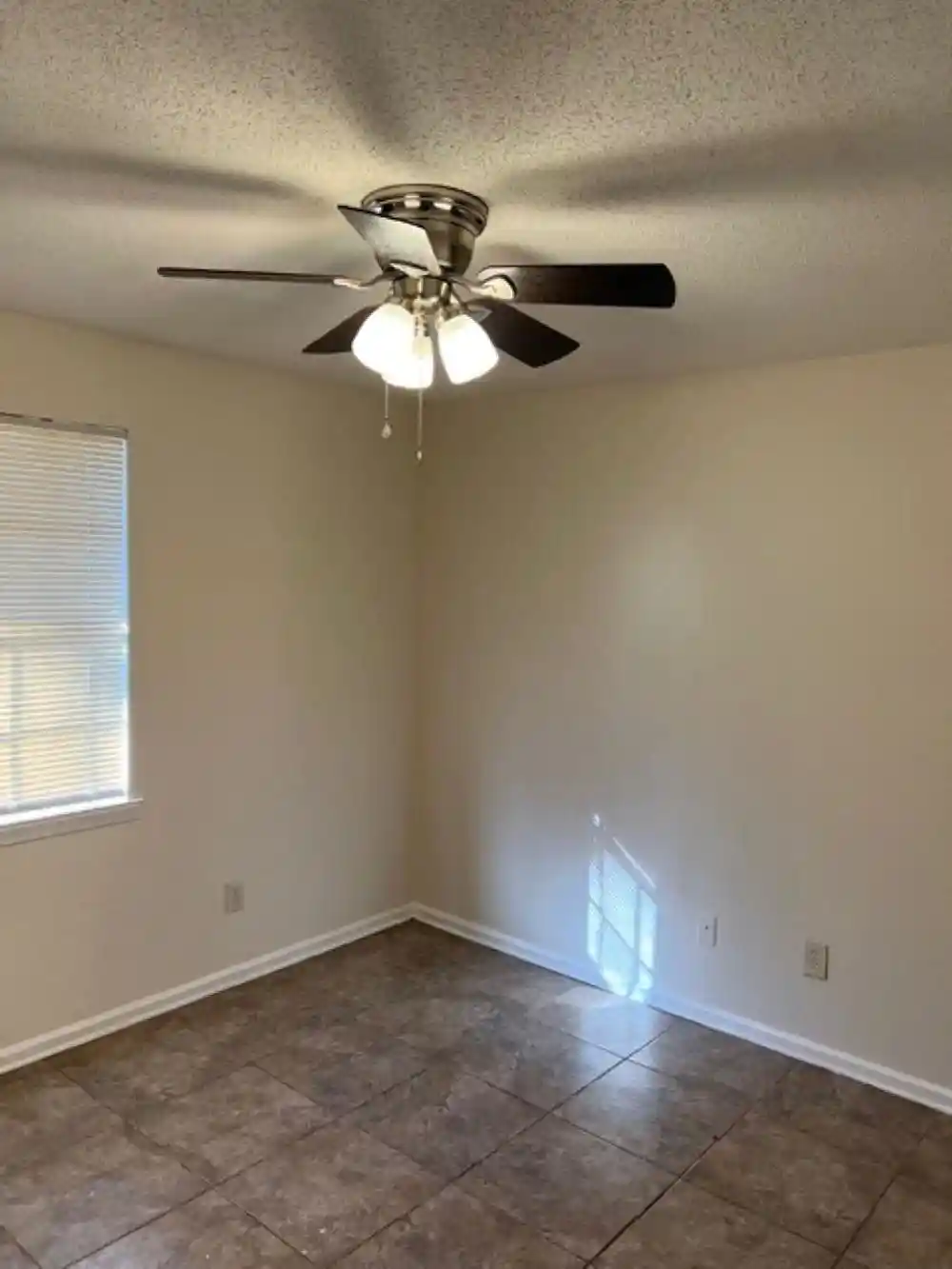 Photo 4 of House for sale at 261 Keel Ave, Memphis, TN 38107 | MLS# 10231609 | Listing updated on 2026-10-08