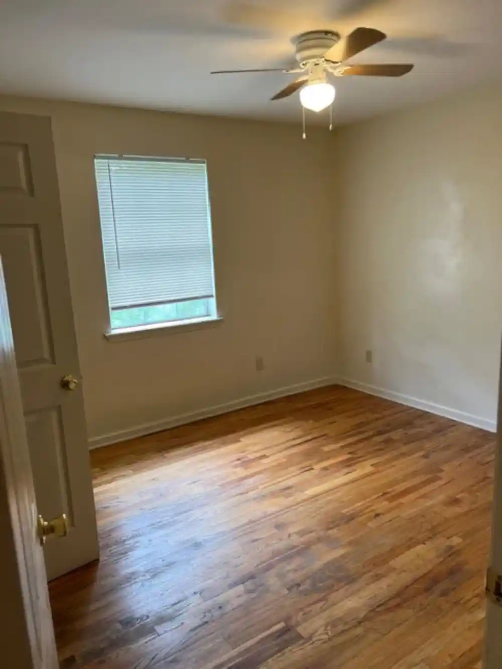 Listing Photo 5 - Condo for sale in building located at 4034 Berkshire Ave, Memphis, TN 38108