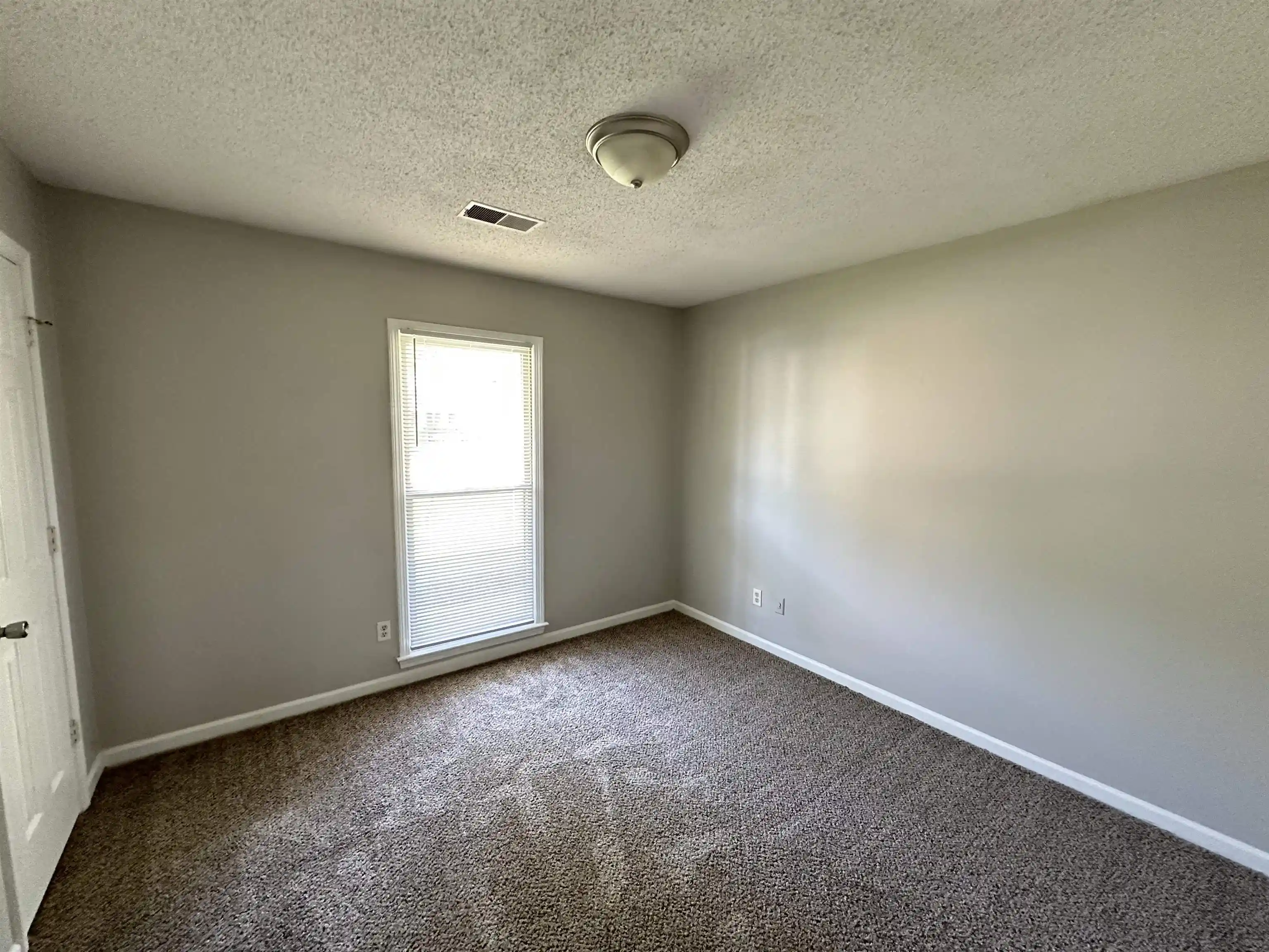 Photo 3 of Single family home for sale at 4624 Wicklow Dr, Memphis, TN 38141 | MLS# 10231690 | Listing updated on 2026-10-08