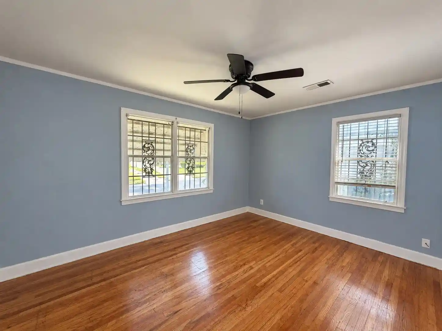 Photo 4 of Single family home for sale at 1047 W Shankman Cir, Memphis, TN 38108 | MLS# 10231707 | Listing updated on 2026-10-03