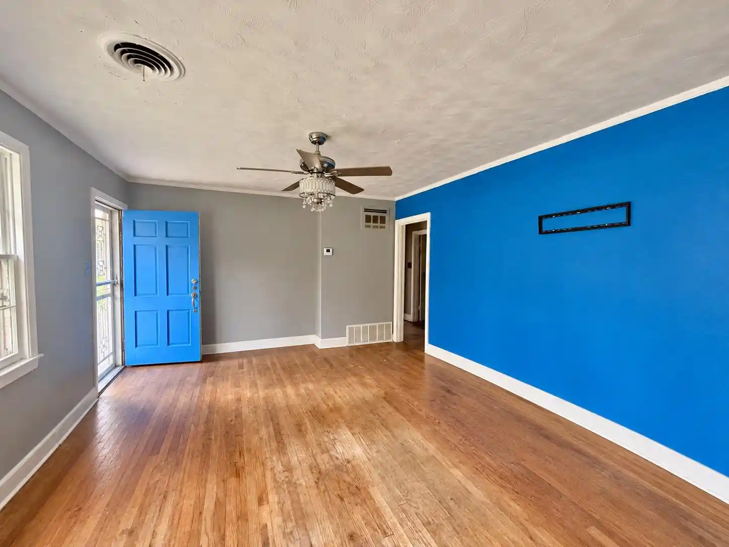 Photo 2 of Single family home for sale at 1048 W Shankman Cir, Memphis, TN 38108 | MLS# 10231709 | Listing updated on 2026-10-03