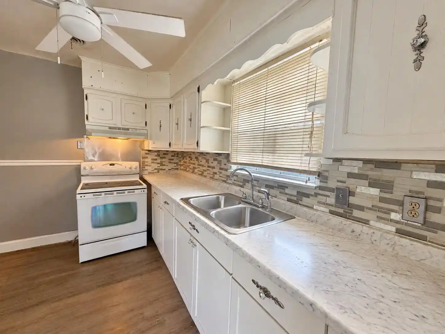 Photo 4 of Single family home for sale at 1048 W Shankman Cir, Memphis, TN 38108 | MLS# 10231709 | Listing updated on 2026-10-03