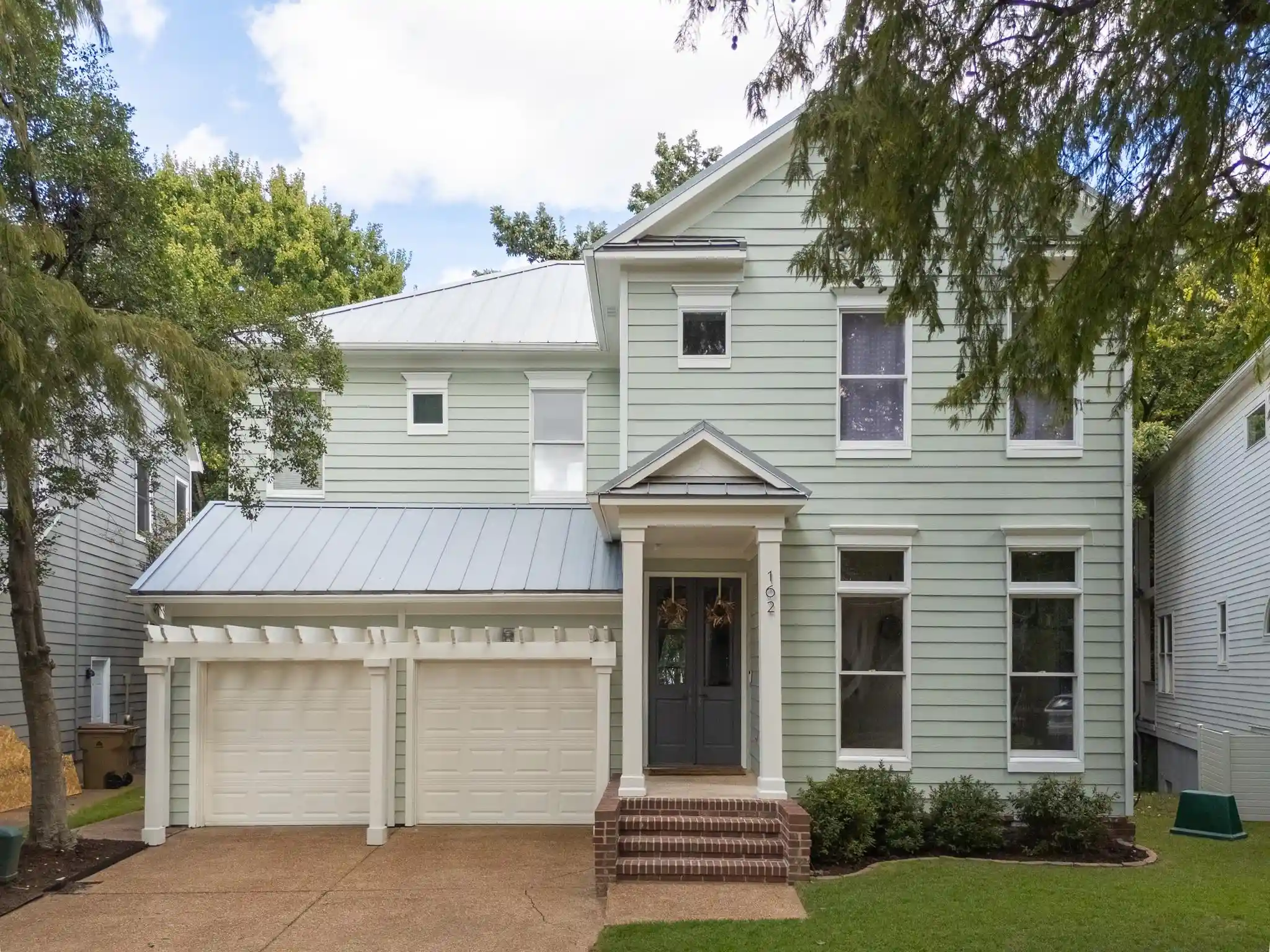 Photo 1 of Single family home for sale at 162 Harbor Isle Cir, Memphis, TN 38103 | MLS# 10231717 | Listing updated on 2026-10-08