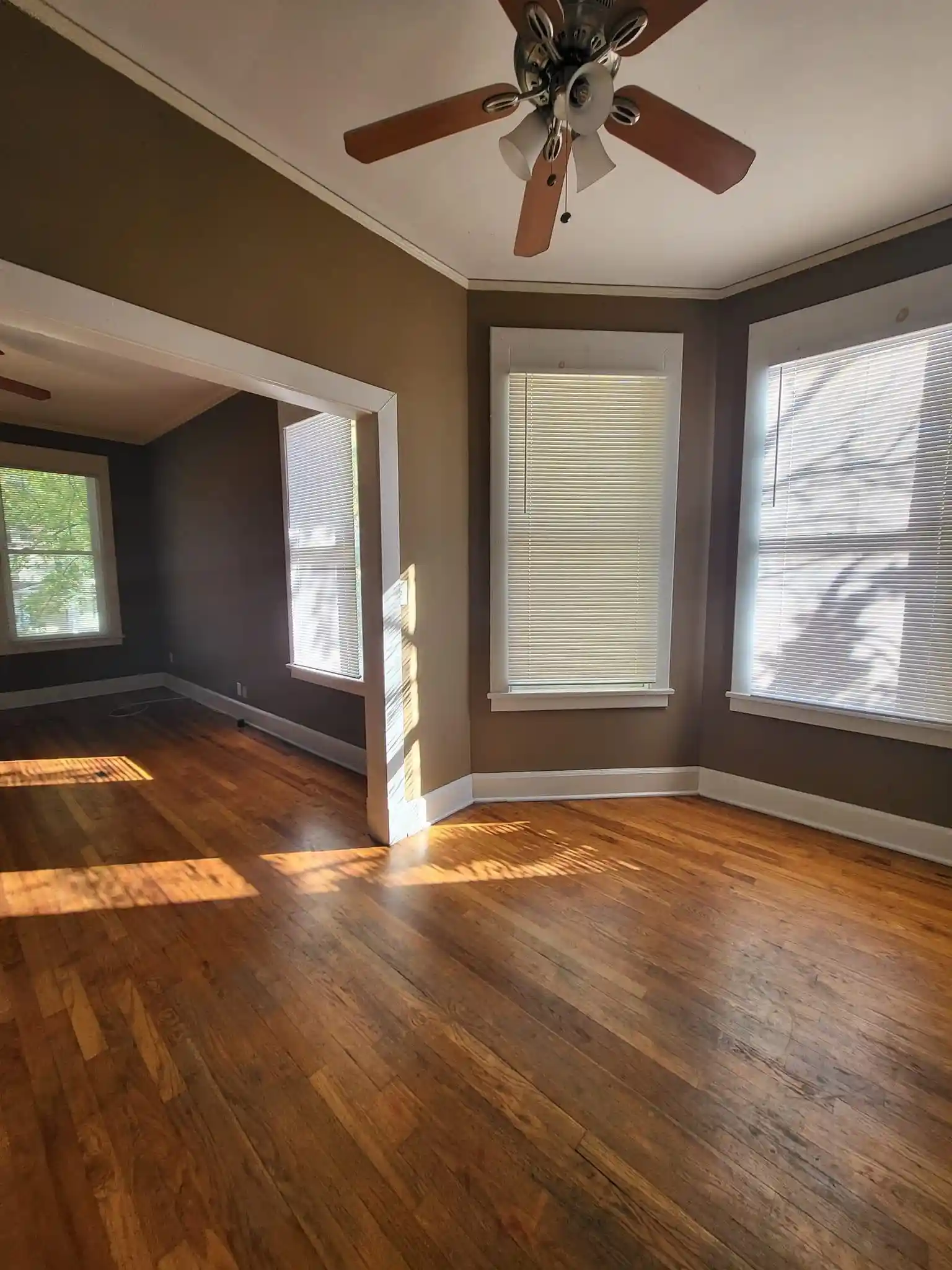 Photo 3 of House for sale at 41 S Mclean Blvd, Memphis, TN 38104 | MLS# 10231728 | Listing updated on 2026-10-29