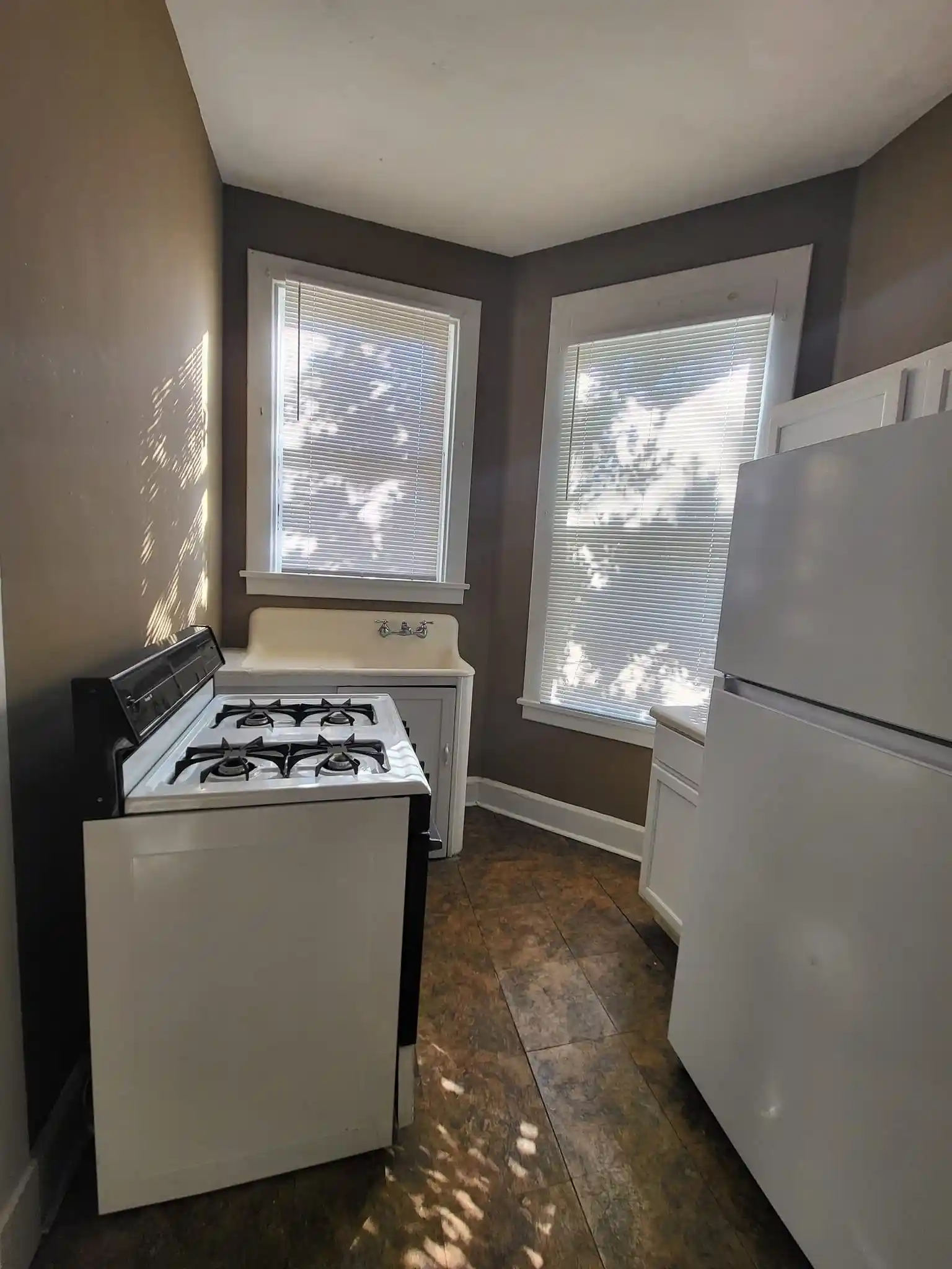 Photo 4 of House for sale at 41 S Mclean Blvd, Memphis, TN 38104 | MLS# 10231728 | Listing updated on 2026-10-29