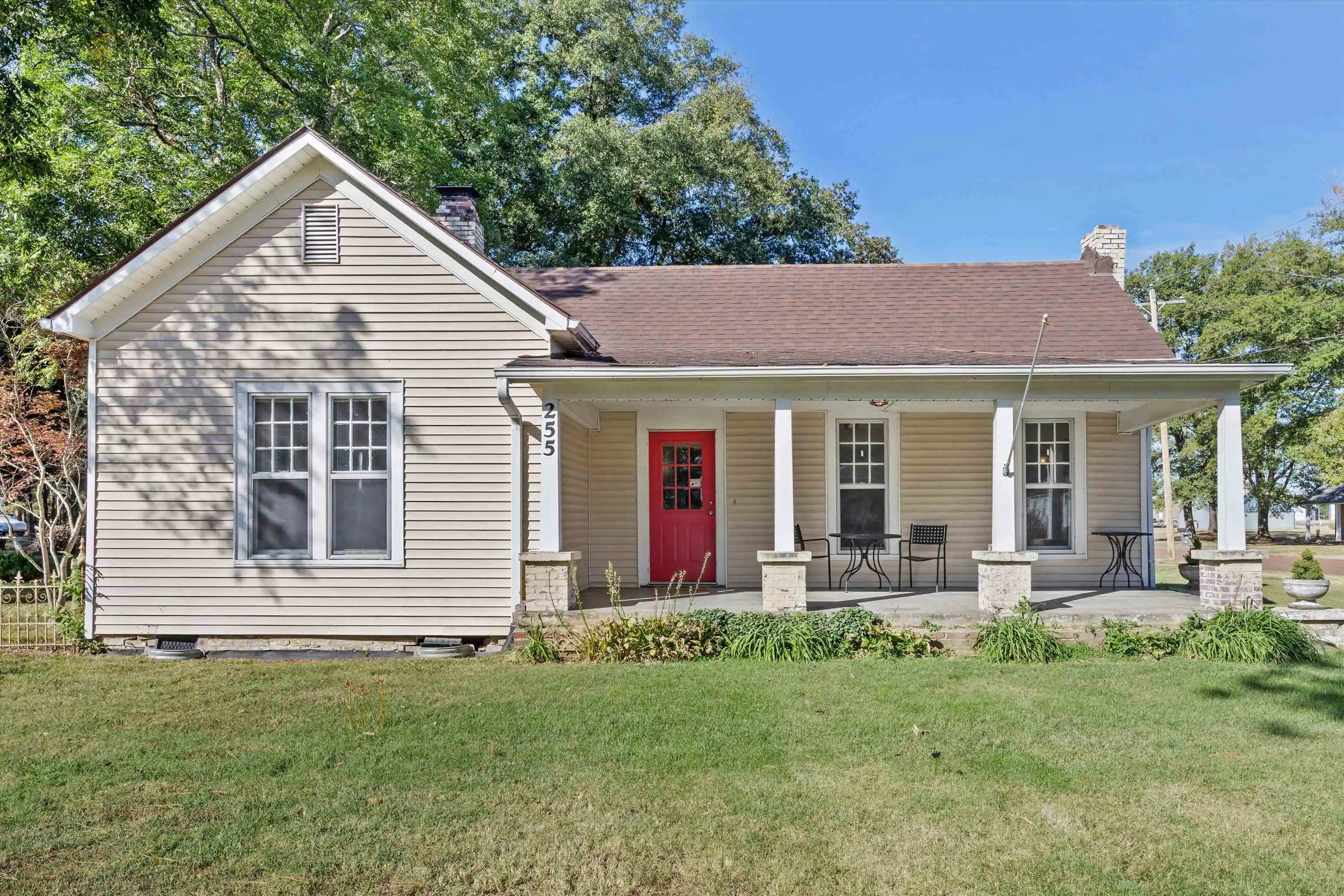 Photo 1 of Single family home for sale at 255 Main St, Rossville, TN 38066 | MLS# 10231730 | Listing updated on 2026-10-03