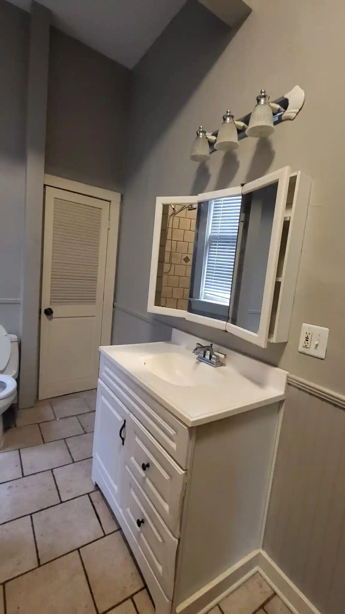 Photo 3 of House for sale at 37 S Mclean Blvd, Memphis, TN 38104 | MLS# 10231731 | Listing updated on 2026-10-29