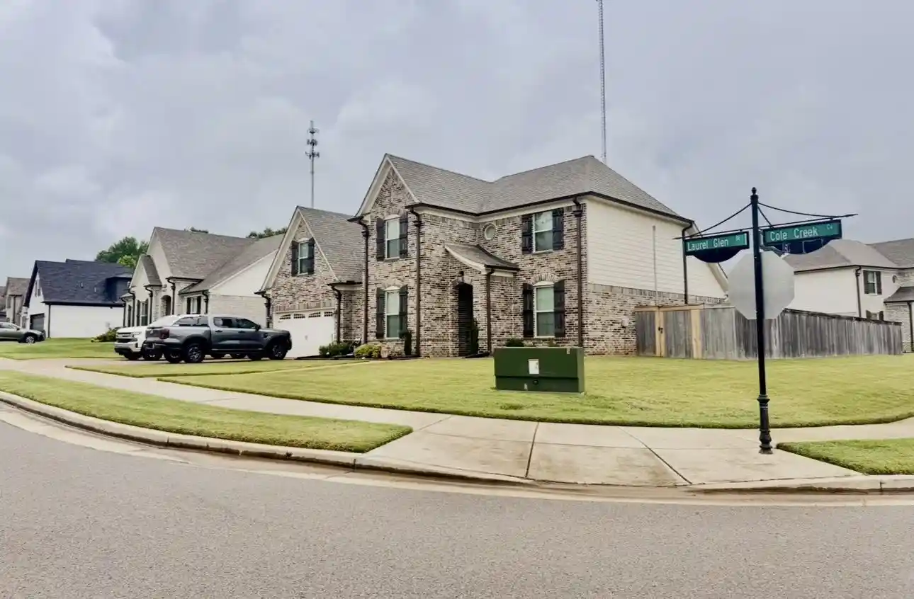 Photo 1 of Single family home for sale at 195 N Laurel Glen Dr, Oakland, TN 38060 | MLS# 10231748 | Listing updated on 2026-10-04