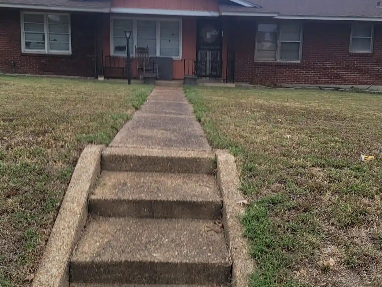 Photo 1 of Single family home for sale at 1586 E Raines Rd, Memphis, TN 38116 | MLS# 10231749 | Listing updated on 2026-10-04