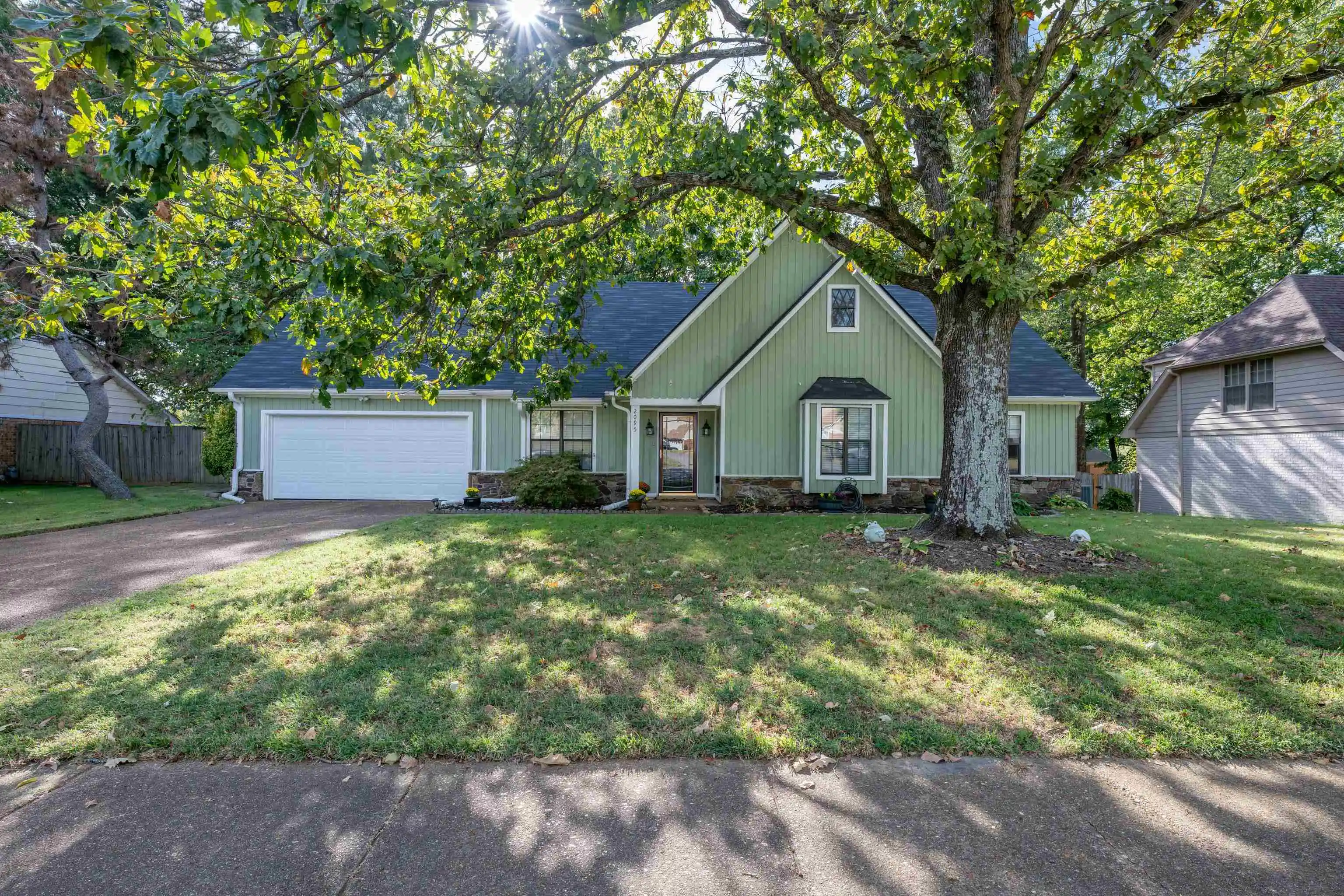 Photo 1 of Single family home for sale at 2095 Kingsrow Pky, Cordova, TN 38016 | MLS# 10231753 | Listing updated on 2026-10-04