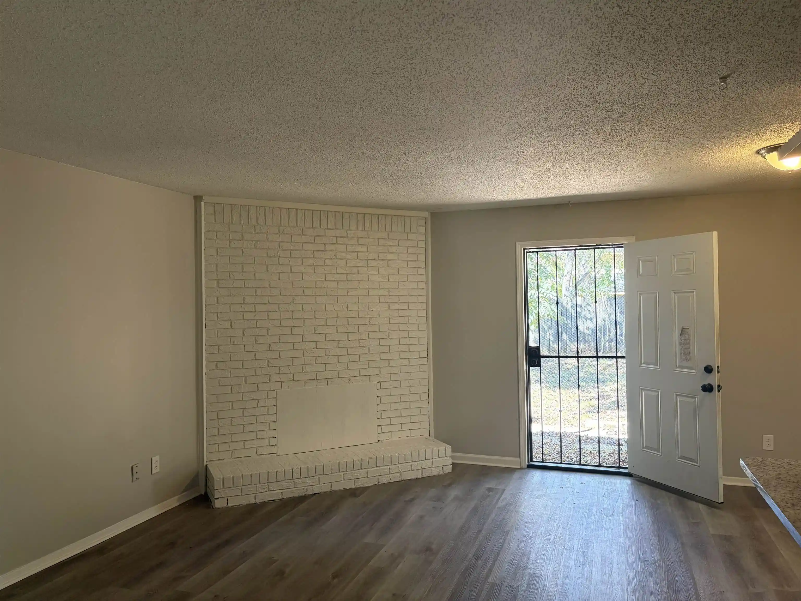 Photo 2 of Single family home for sale at 5688 Winter Tree Dr, Memphis, TN 38115 | MLS# 10231762 | Listing updated on 2026-10-05