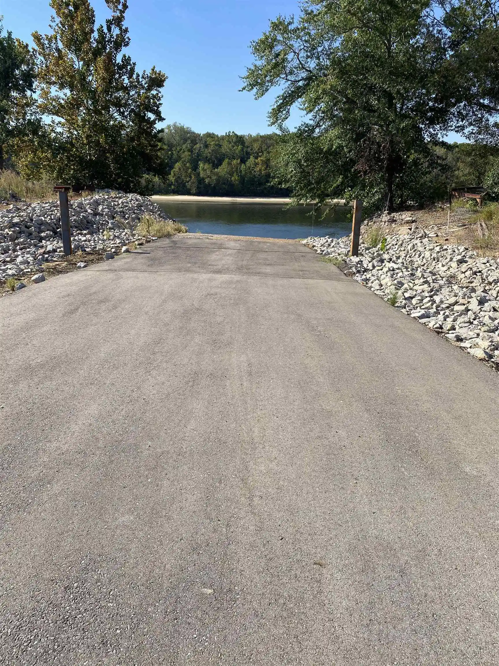 Photo 4 of Land for sale at 213 Retriever Loop, Crump, TN 38327 | MLS# 10231769 | Listing updated on 2026-10-06