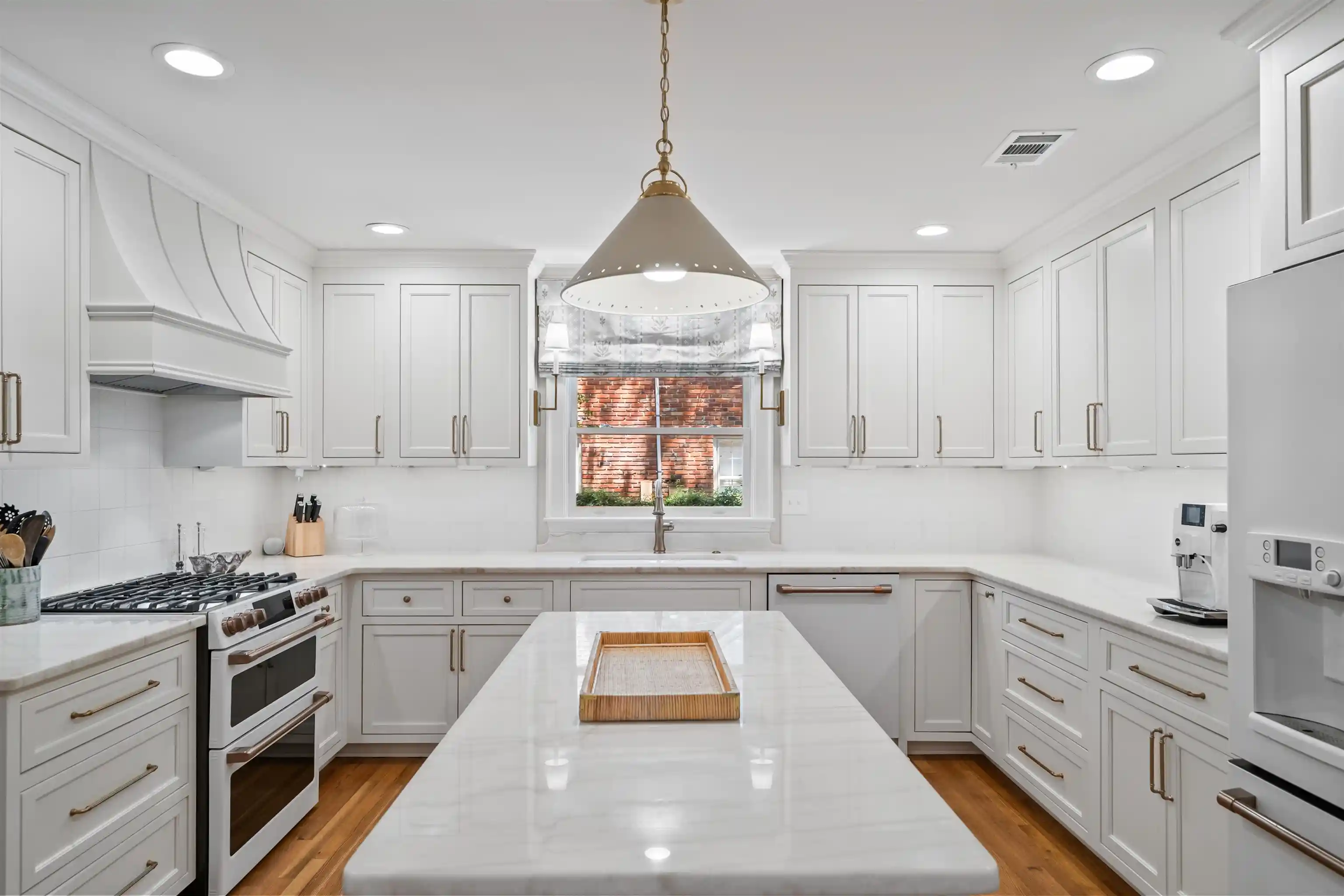 Photo 3 of Single family home for sale at 98 S Grv Park St, Memphis, TN 38117 | MLS# 10231772 | Listing updated on 2026-10-05