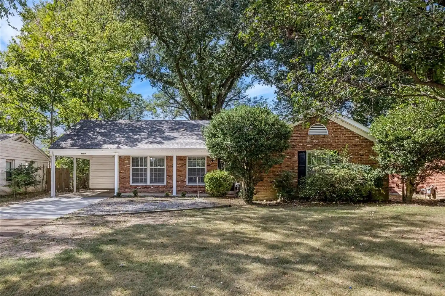 Photo 1 of Single family home for sale at 1567 Whitewater Rd, Memphis, TN 38117 | MLS# 10231778 | Listing updated on 2026-10-08