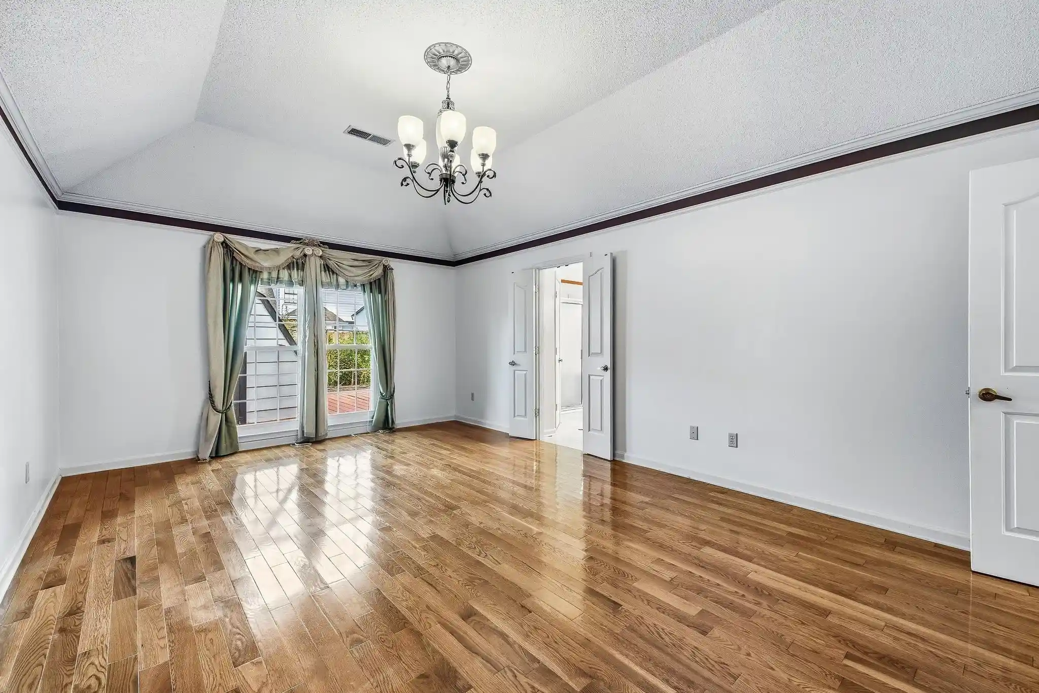 Photo 1 of Sale Pending at 8190 S Creekside Cir, Cordova, TN 38016 | MLS# 10231786 | Listing updated on 2026-10-09