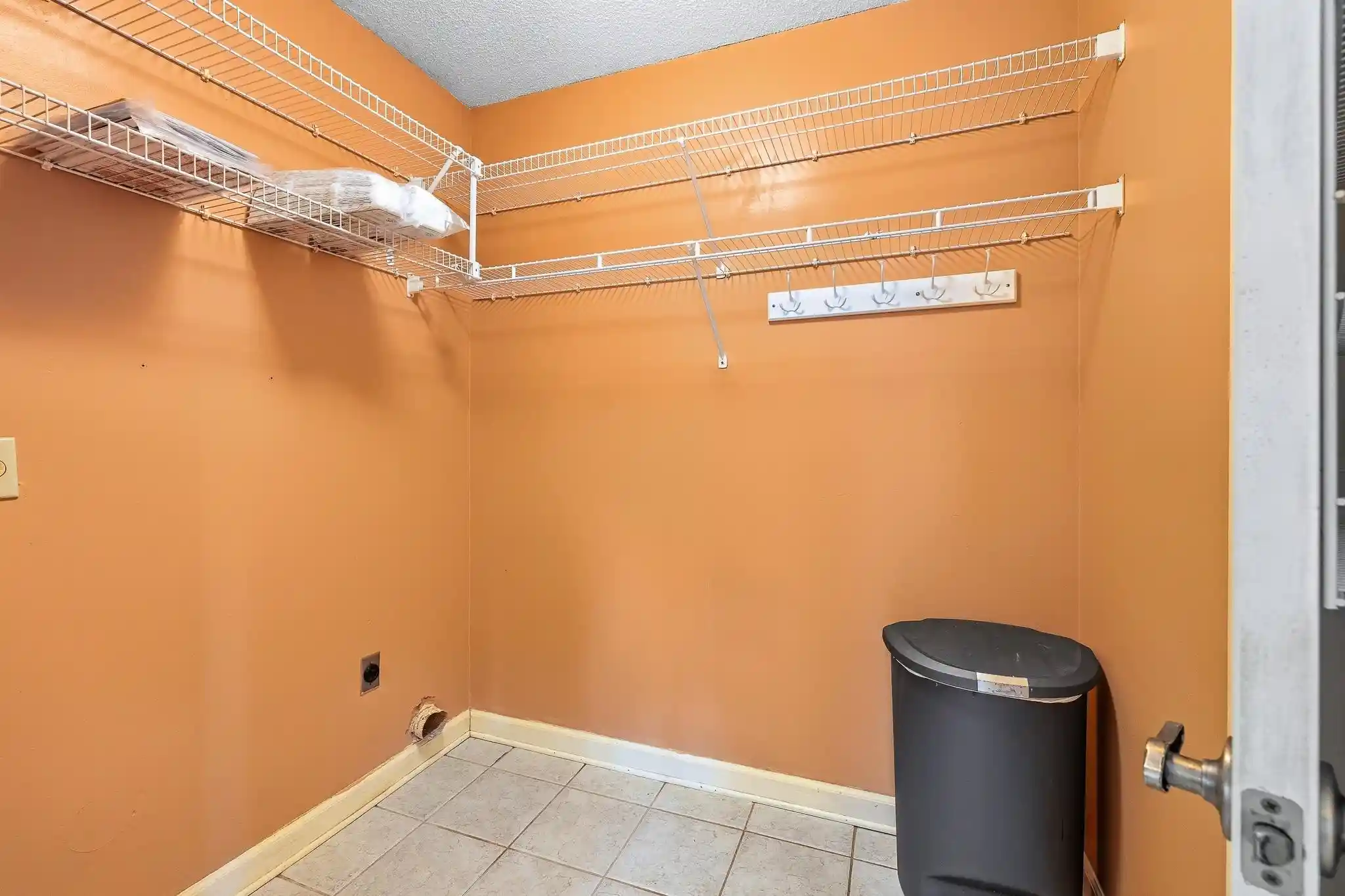 Photo 2 of Sale Pending at 8190 S Creekside Cir, Cordova, TN 38016 | MLS# 10231786 | Listing updated on 2026-10-09