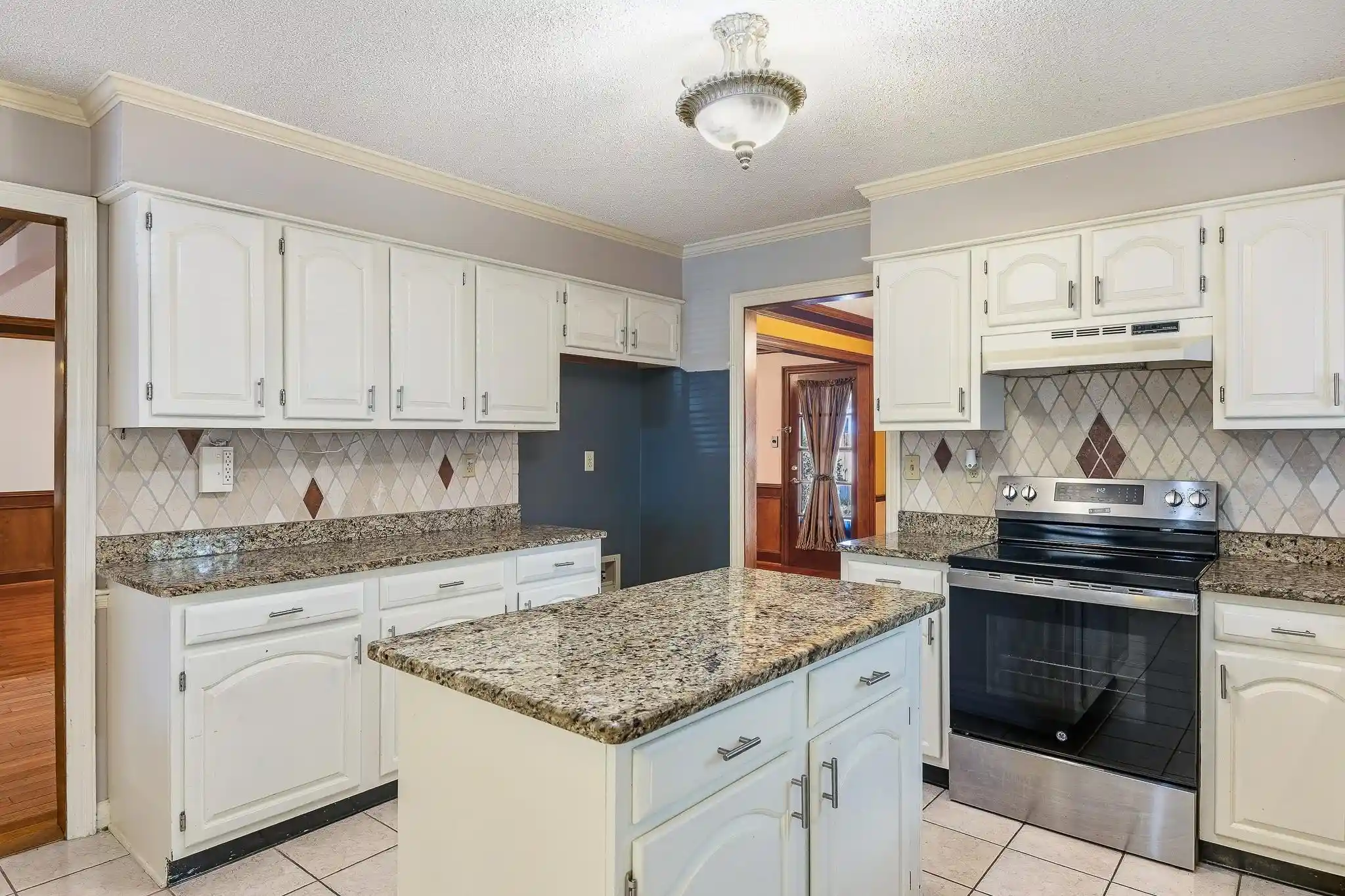 Photo 4 of Sale Pending at 8190 S Creekside Cir, Cordova, TN 38016 | MLS# 10231786 | Listing updated on 2026-10-09