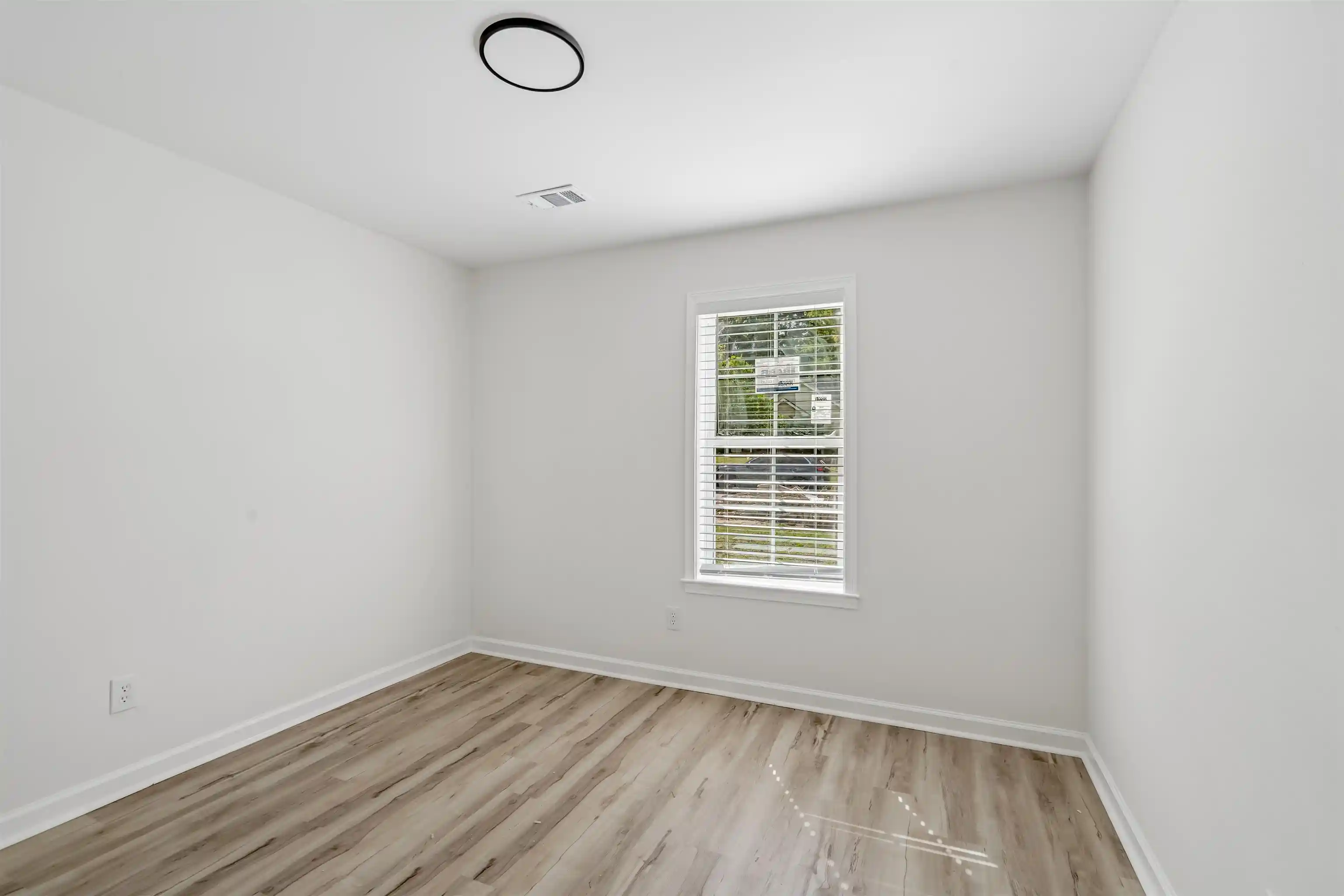 Photo 4 of Single family home for sale at 5304 Bitter Crk Dr, Memphis, TN 38127 | MLS# 10231787 | Listing updated on 2026-10-05