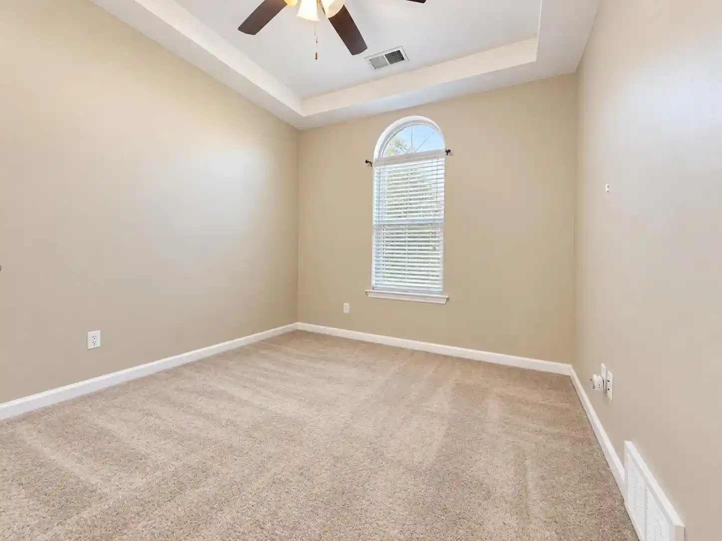 Photo 4 of Single family home for sale at 295 Village Dr, Oakland, TN 38060 | MLS# 10231813 | Listing updated on 2026-10-07